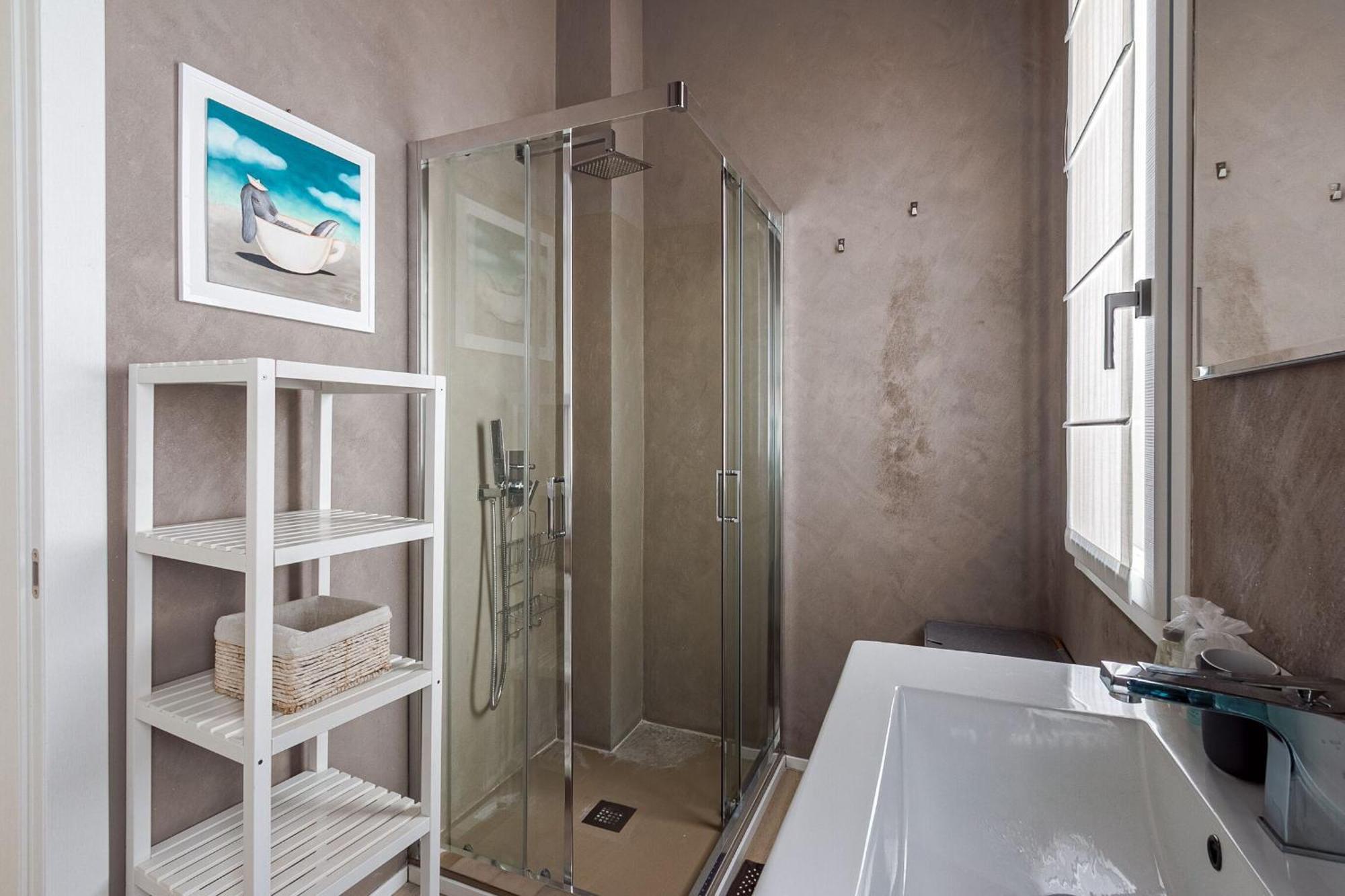 1br Uberto Visconti Di Modrone A With Balcony In Lejlighed *