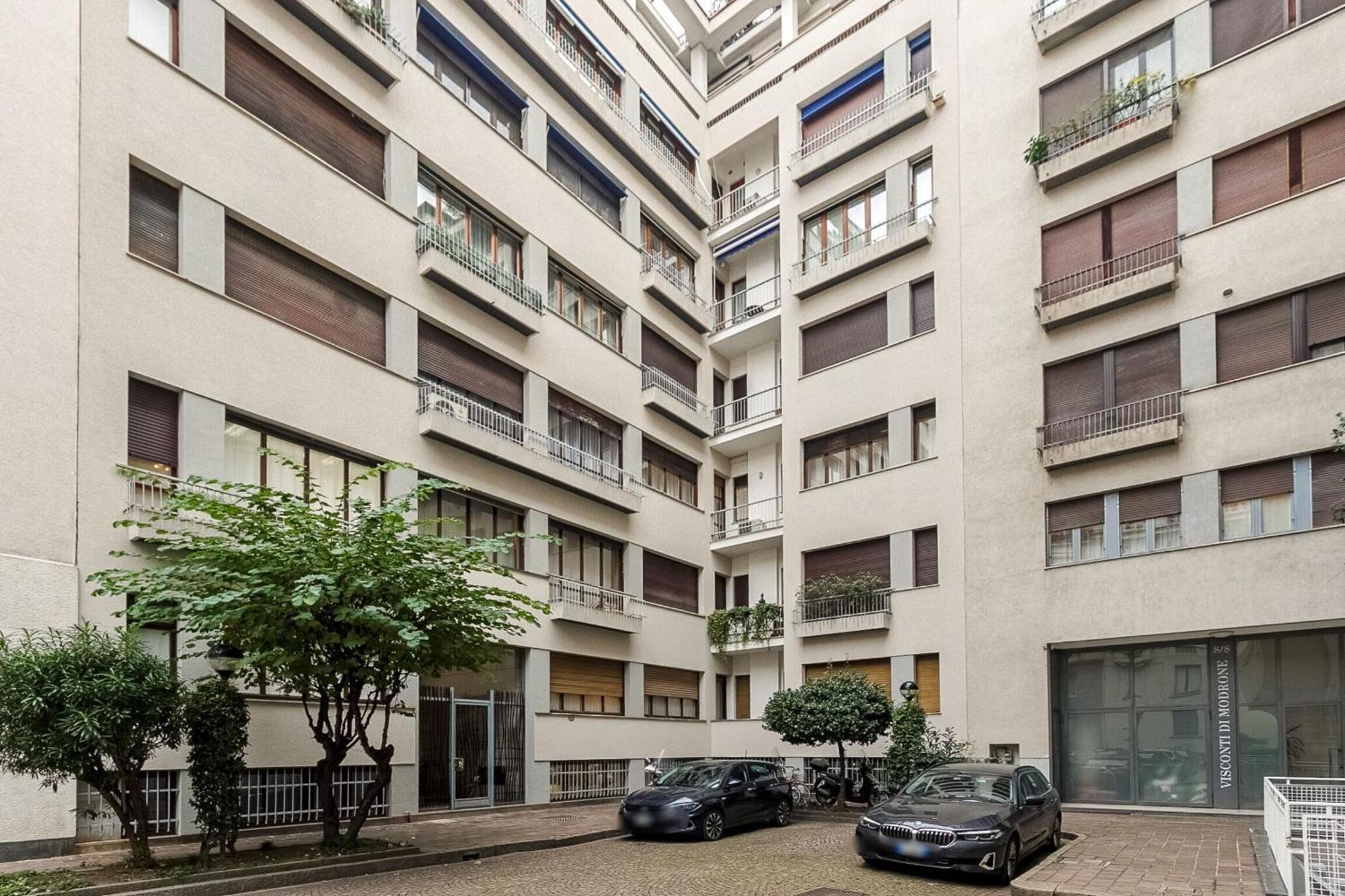 Lejlighed 1br Uberto Visconti Di Modrone A With Balcony In Milano