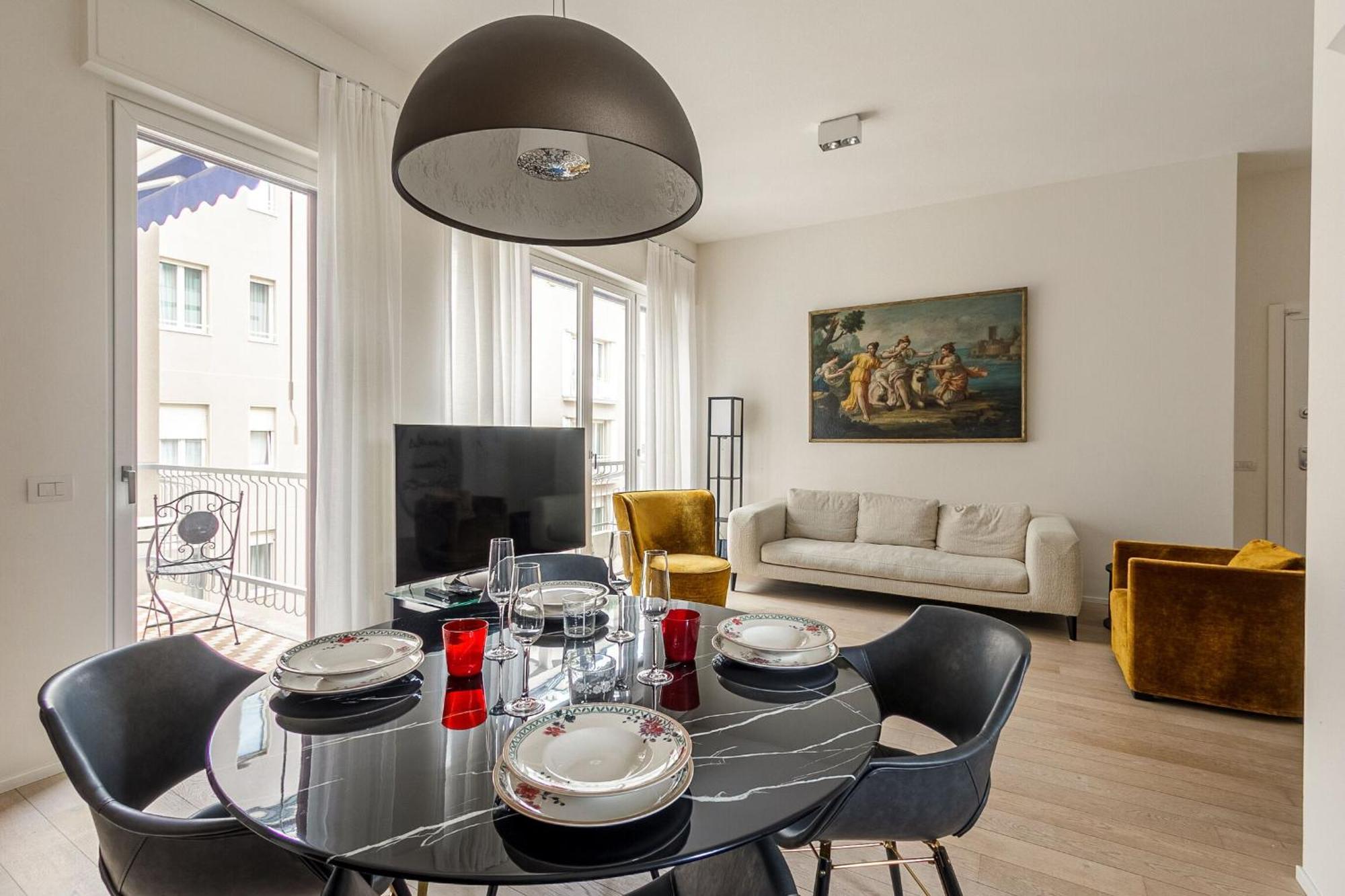 1br Uberto Visconti Di Modrone A With Balcony In Lejlighed