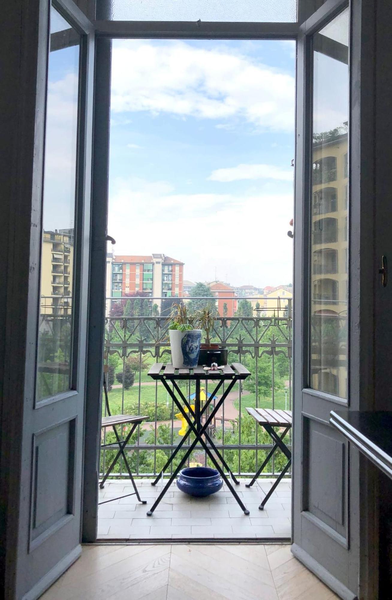 Beautiful Design Flat With Park View, Next To Metro Appartamento