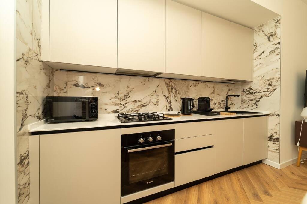 Apartment Esclusivo Con 2 Da Letto *