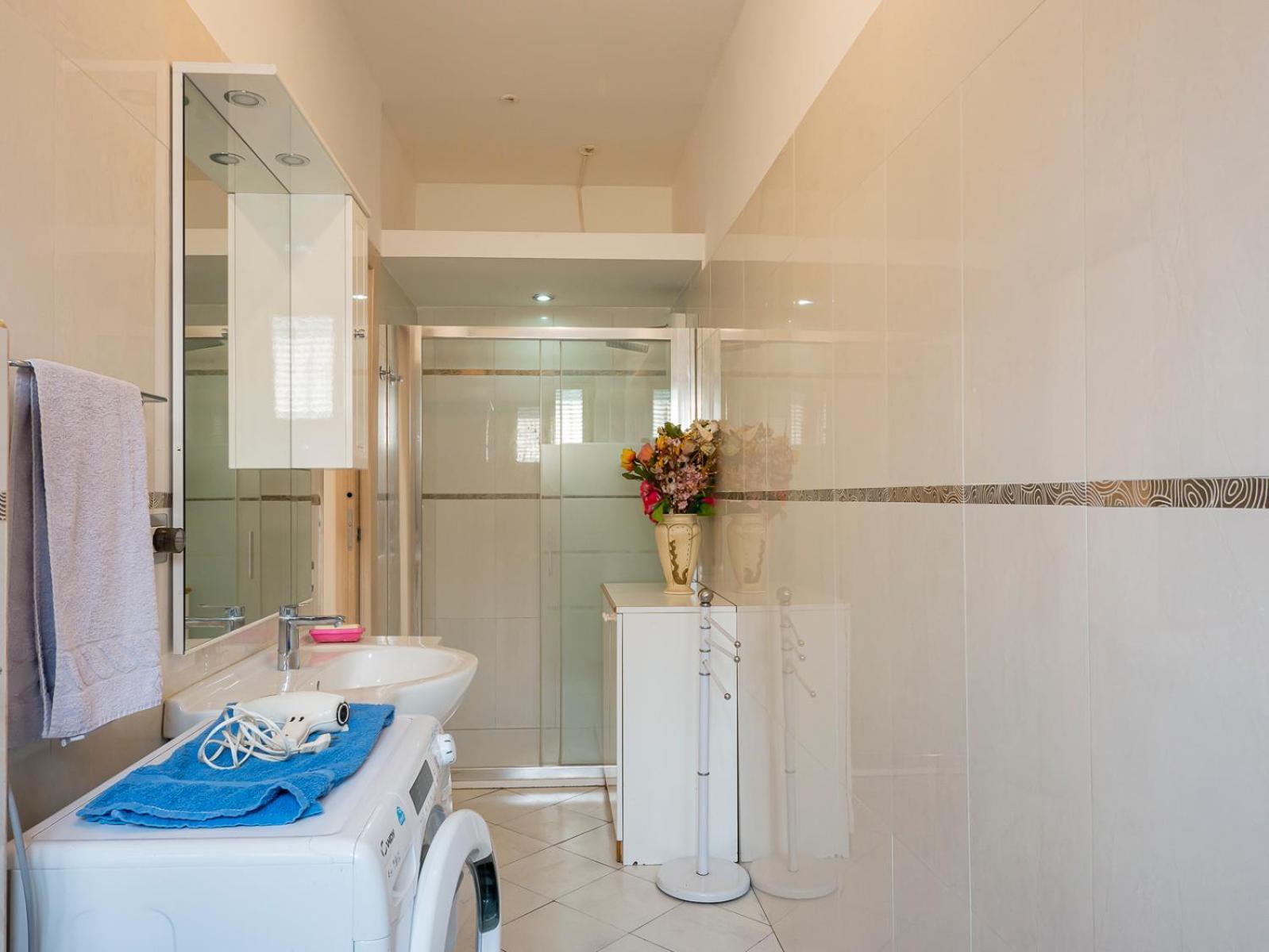 Ampio E Luminoso Appartamento, Posto Auto Gratuito - Quarenghi Appartement