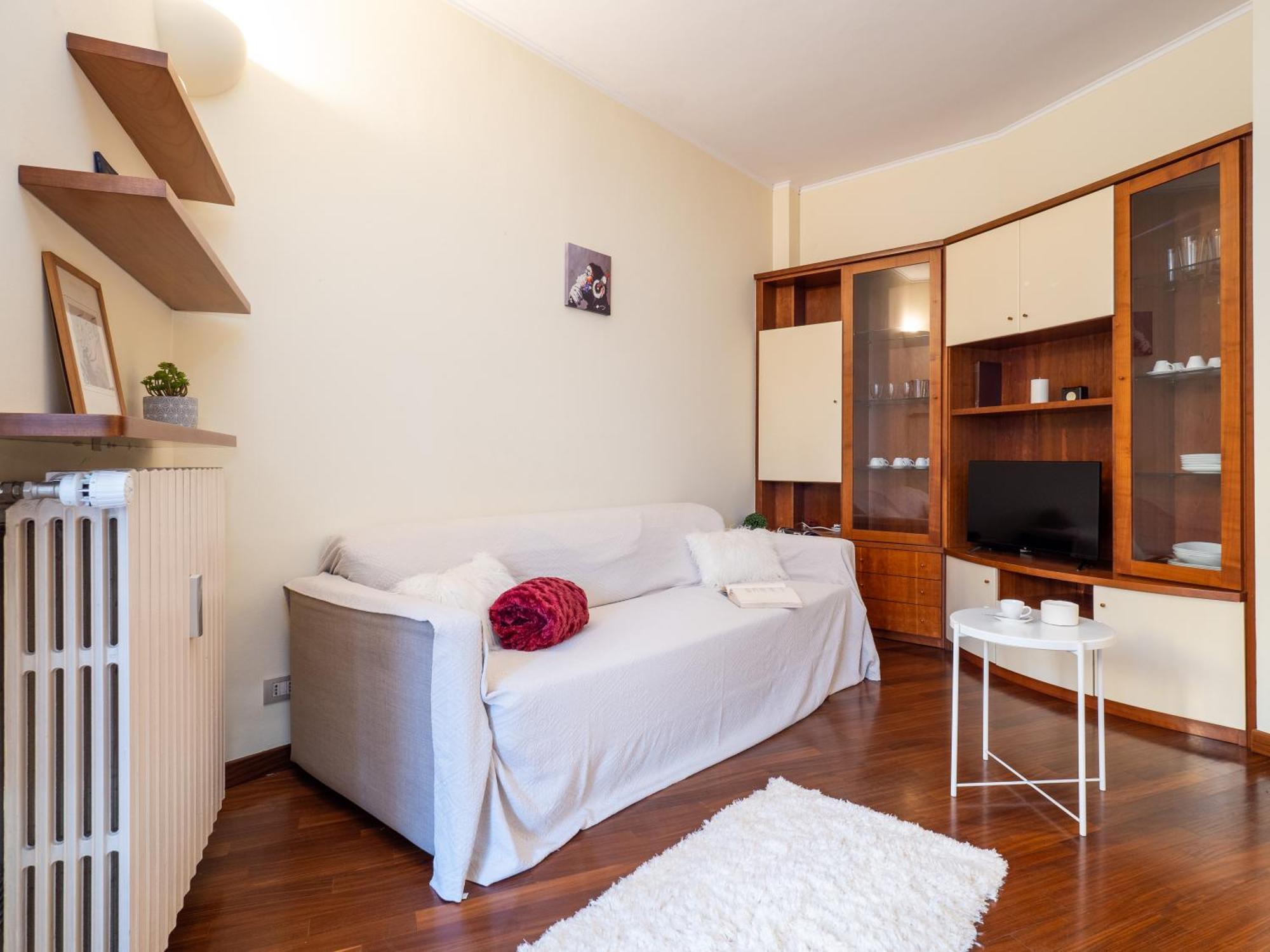 Flat In Center With Terrace, Near Garibaldi Fs
