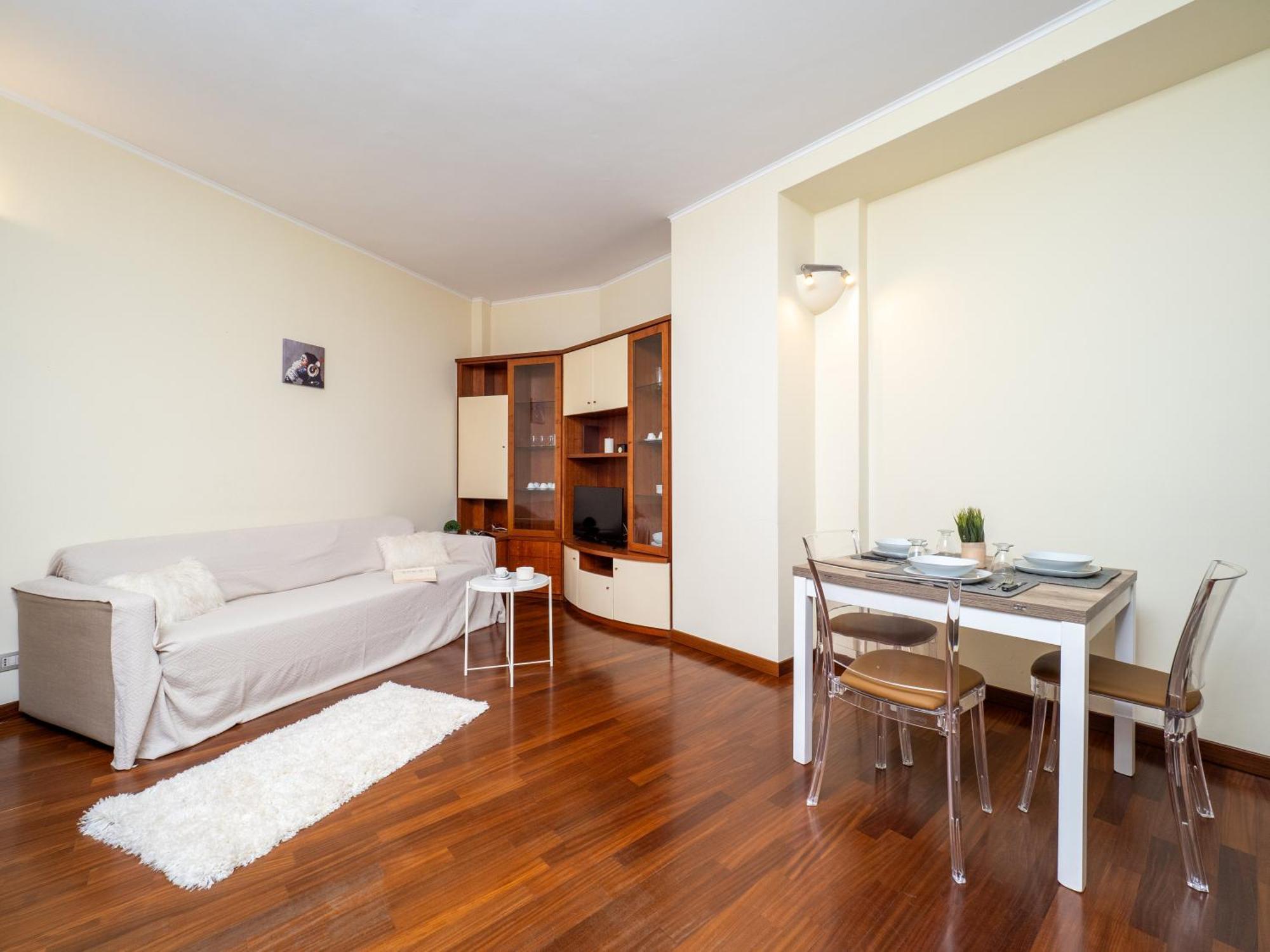 Flat In Center With Terrace, Near Garibaldi Fs