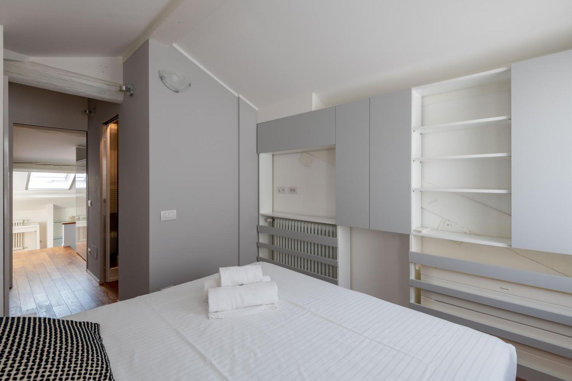 S Agostino - Porta Genova Appartamento Milano