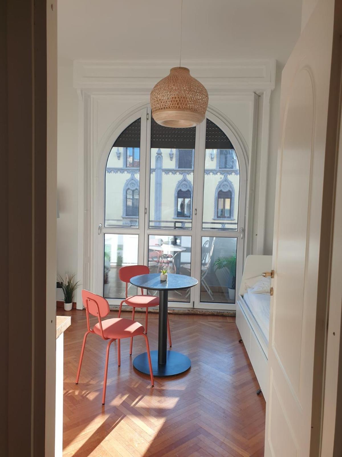 Appartamento Elegante Monolocale - Pecchio 1930 *
