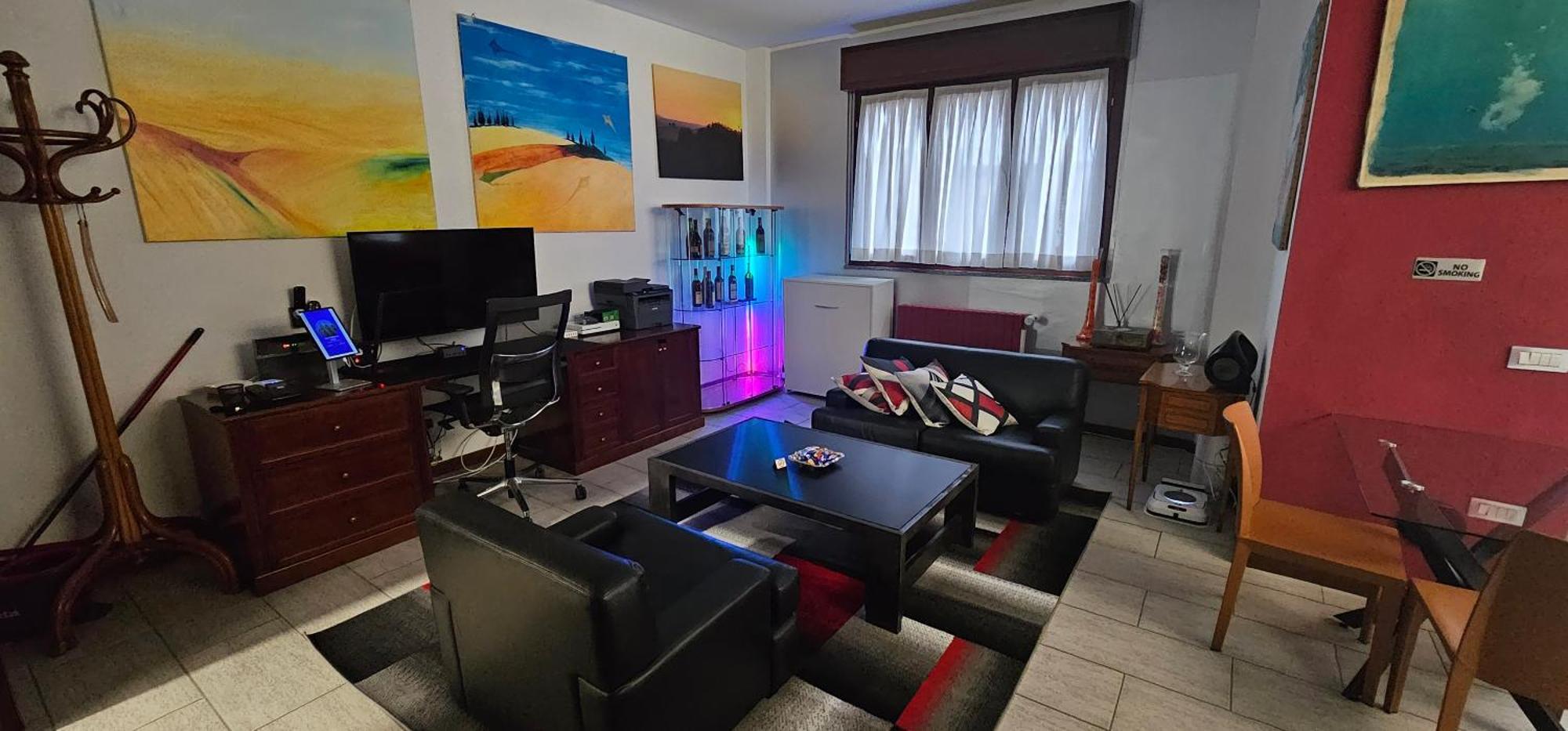 Ideal For Families,pets,business Apartment Milan