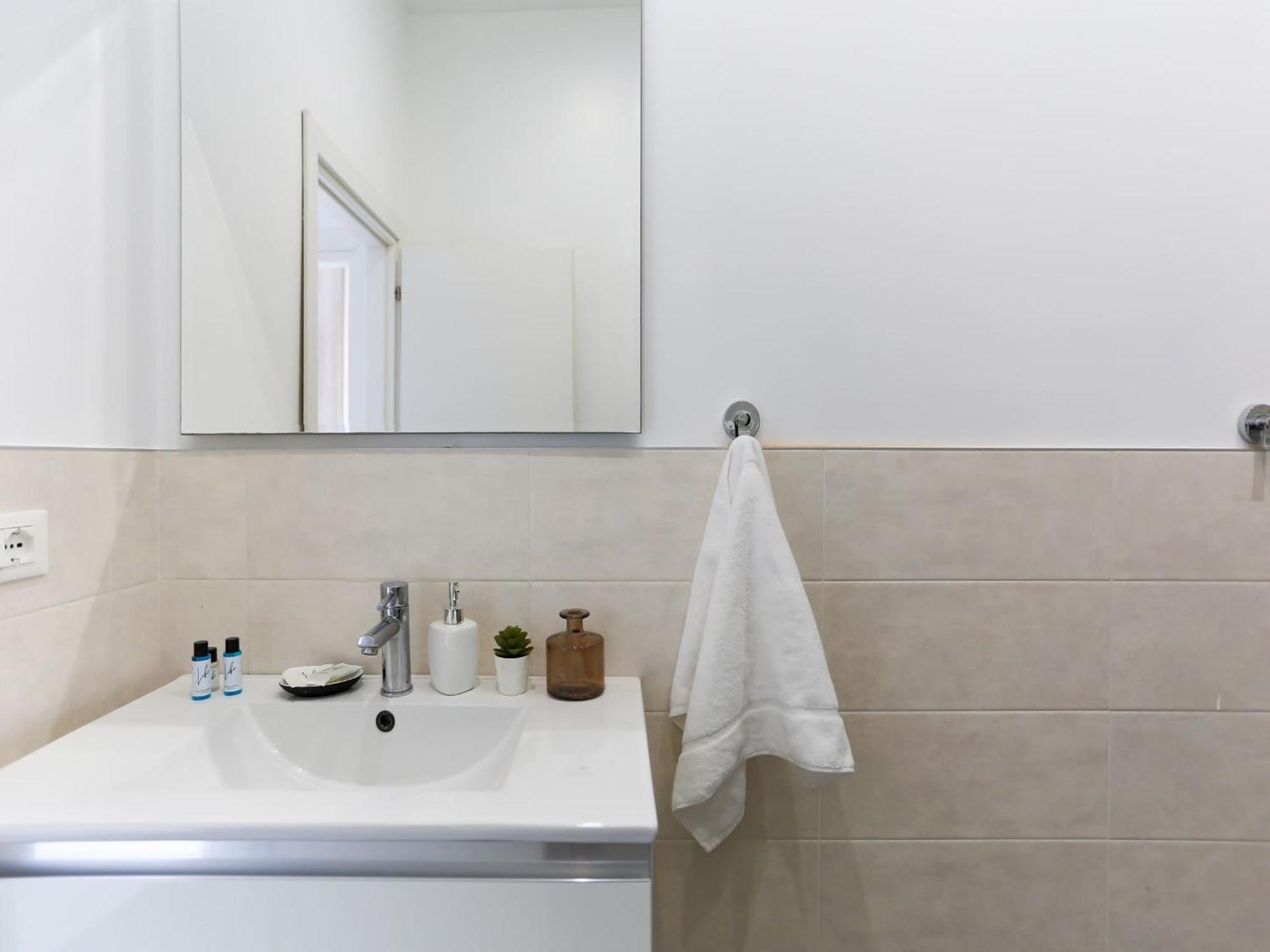 The Rent - Spacious Two Bedrooms Near Porta Romana Appartamento