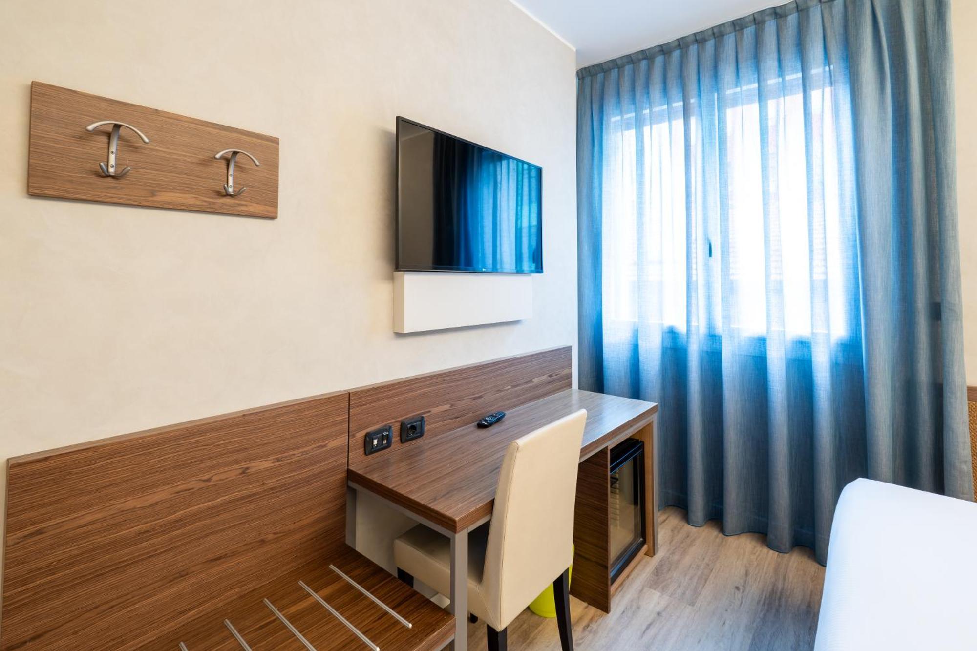 Des Etrangers 3* Milan