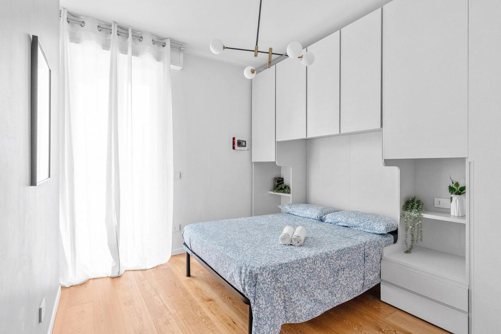 Pa211 -crescenzago- Romantic - Elegant - Large Milano