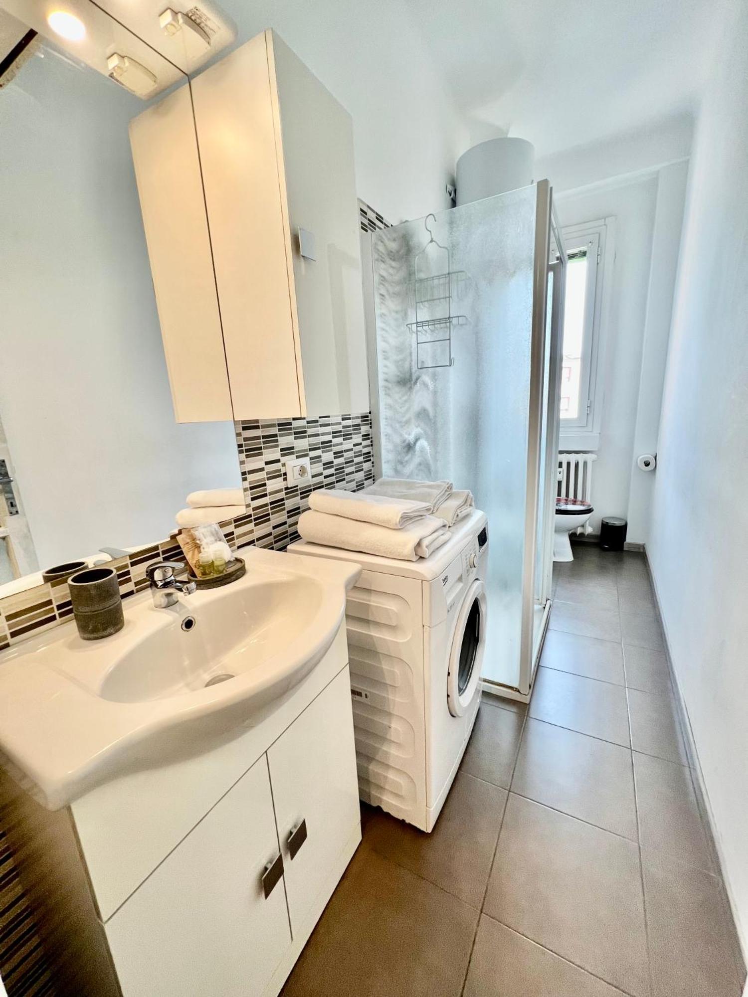 Cozy 3 Km Away From Duomo * Milano