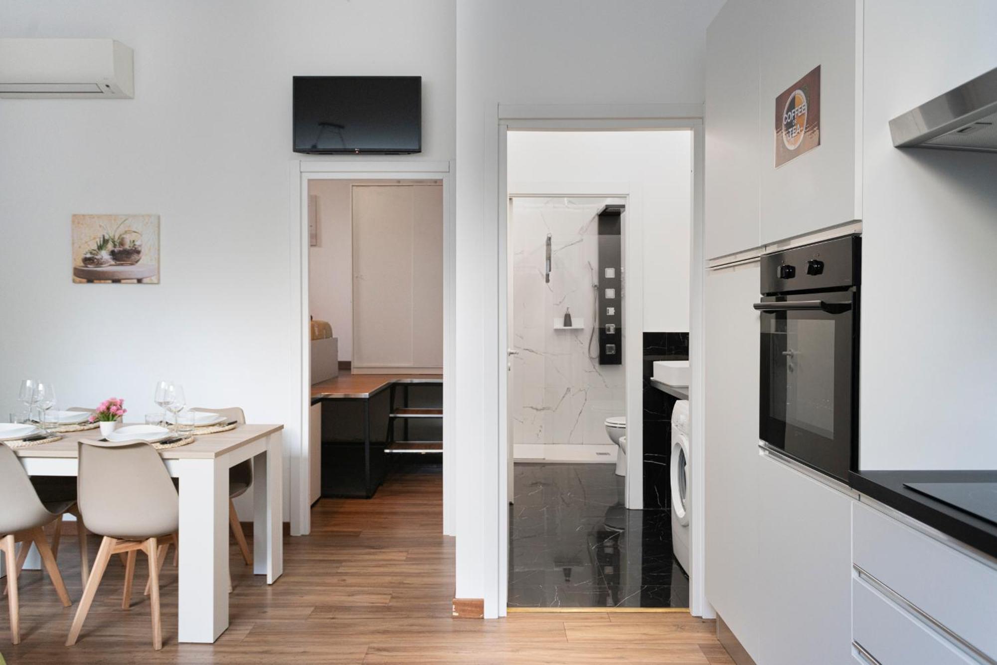 Apartment Elegant Sweet - Milan, 15 Minute Duomo Milan