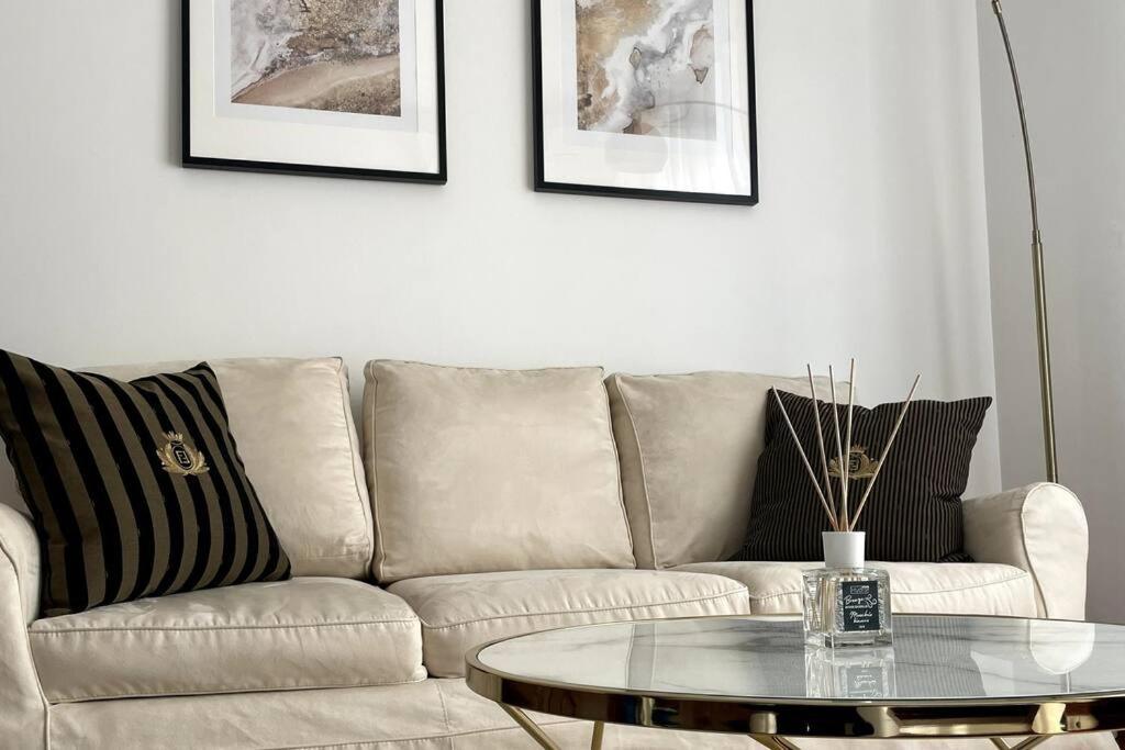 Amazing Flat With Terrace Lejlighed