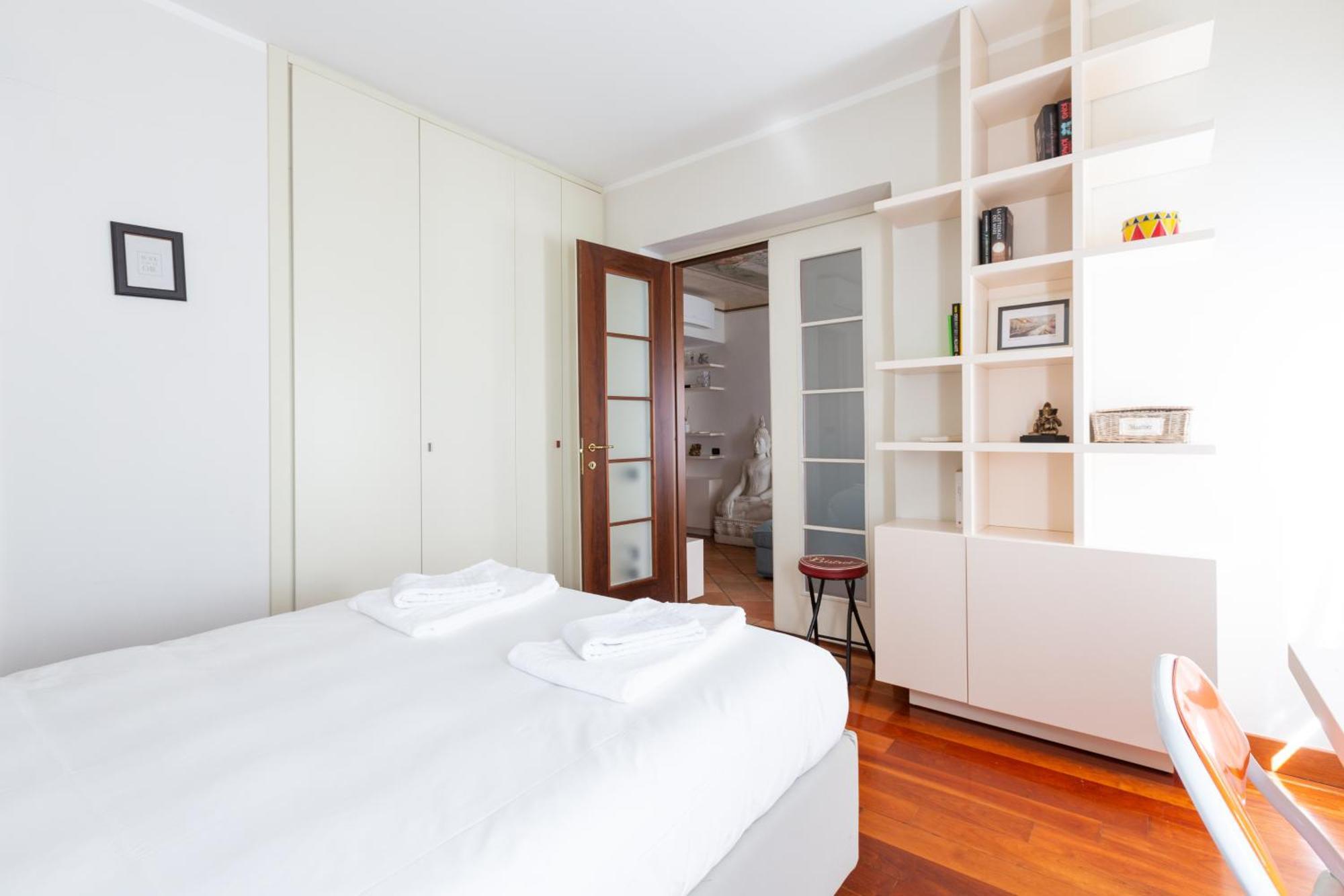 Cosy Two Bedroom Close To Navigli Apartment Milan