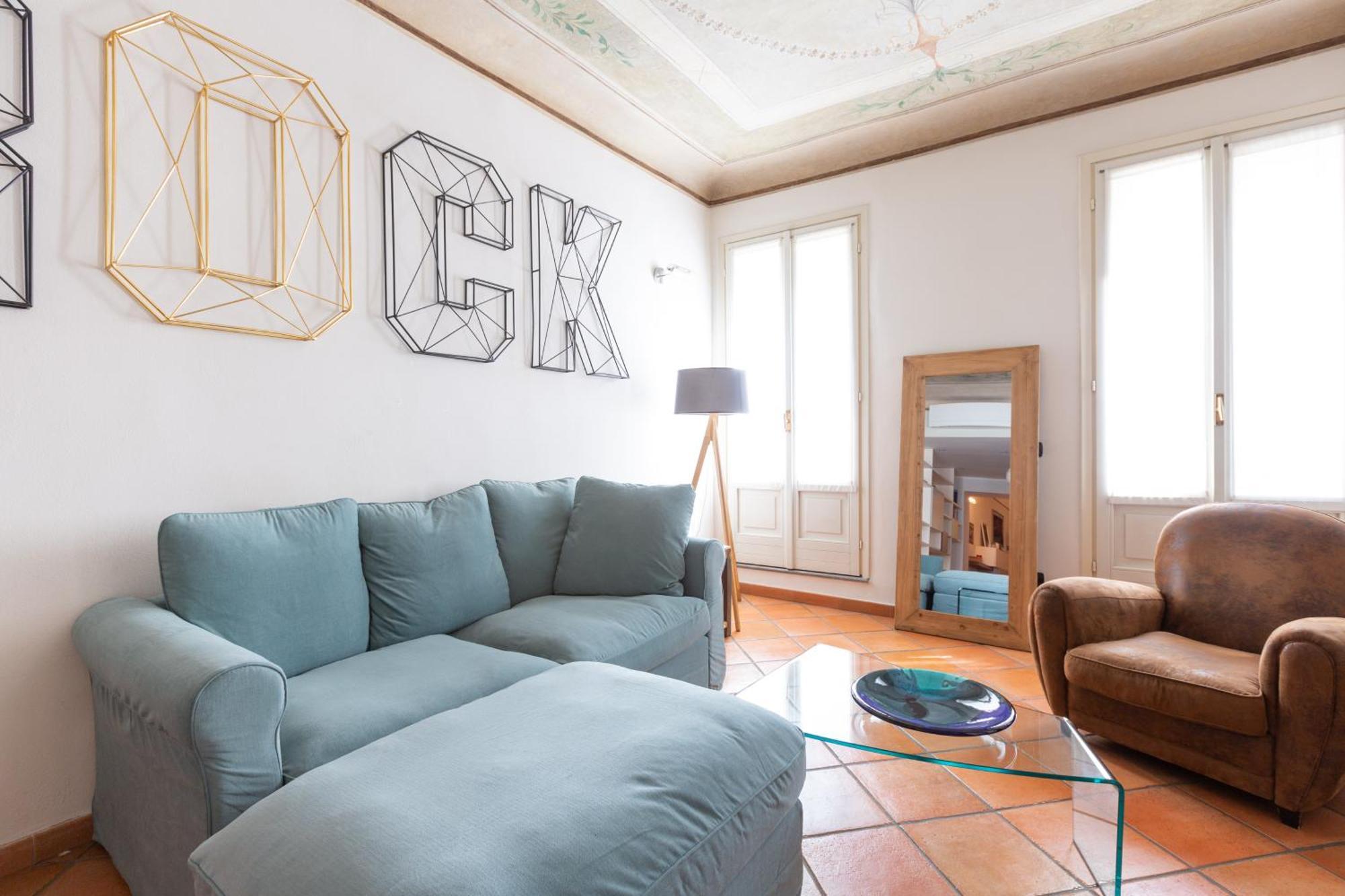 Cosy Two Bedroom Close To Navigli Apartment *