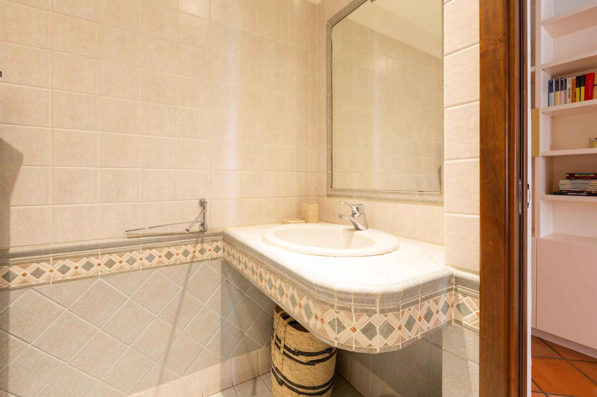 Cosy Two Bedroom Close To Navigli Apartment
