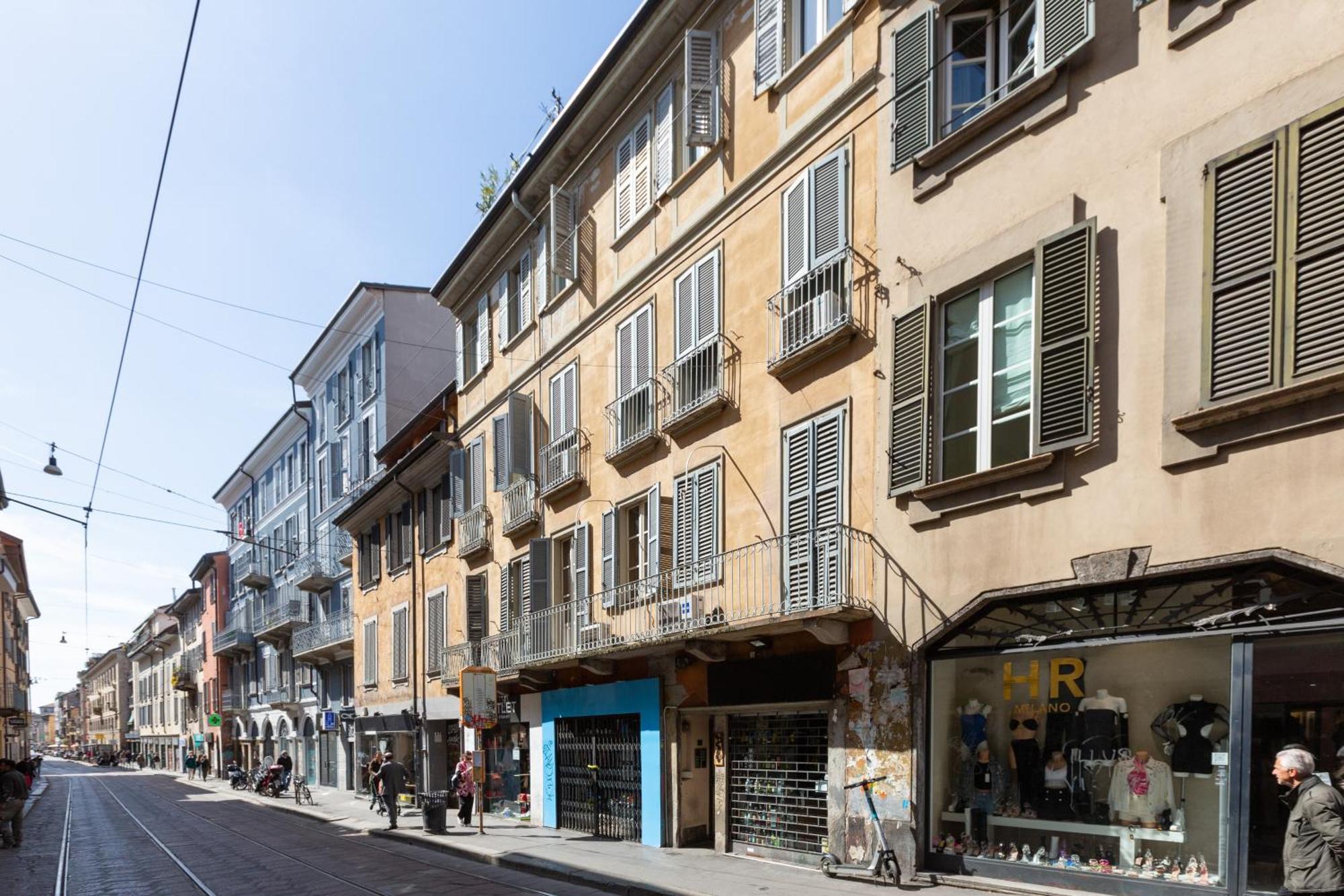 Cosy Two Bedroom Close To Navigli Milan