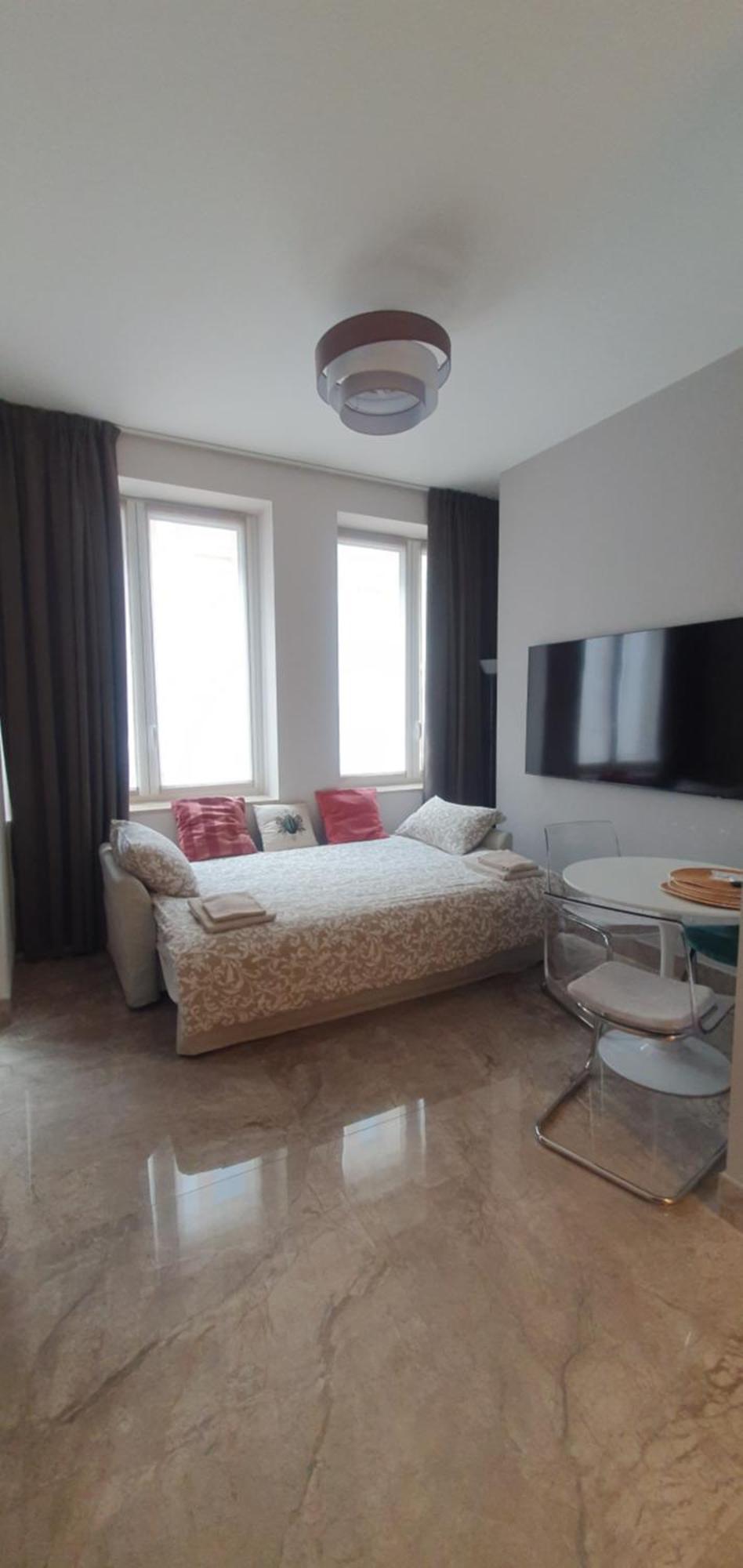 Apartment Pink Maison Centro Piazza Diaz Duomo Milan