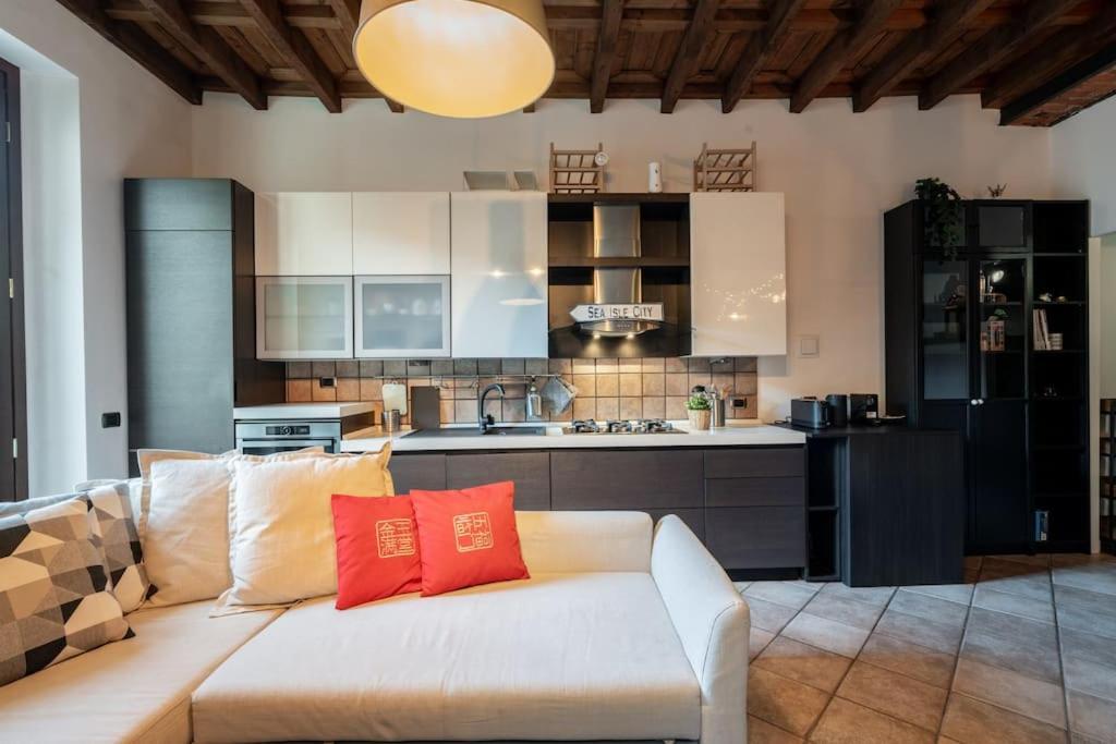 New Apartment: Imbonati6 Appartamento