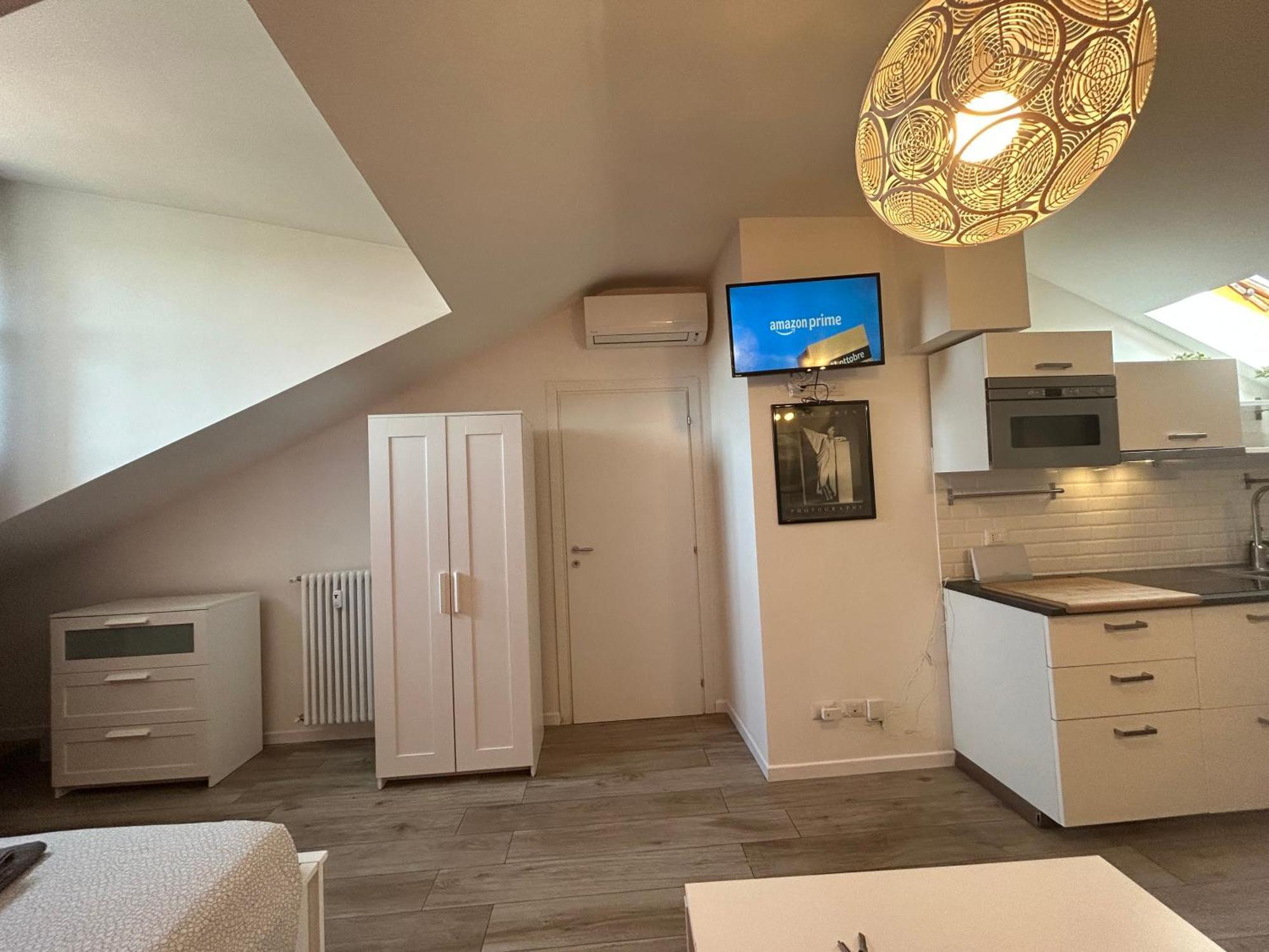 Apartment Mansarda Open Space Vicino Zona Isola Mailand