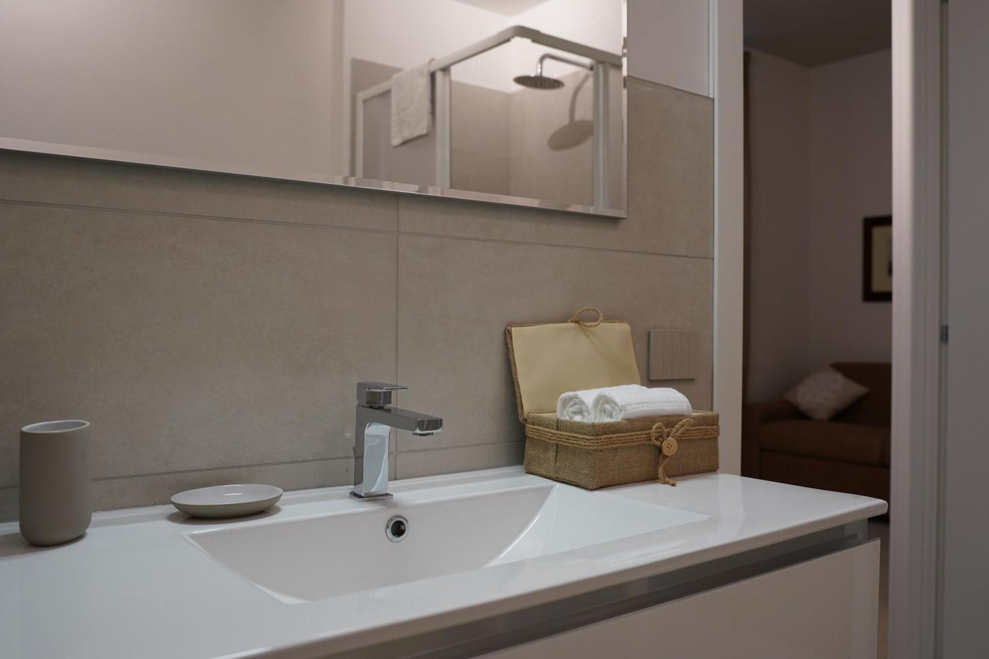 Monumentale M5 - 6 Ospiti & Famiglie Con 2 Bagni E