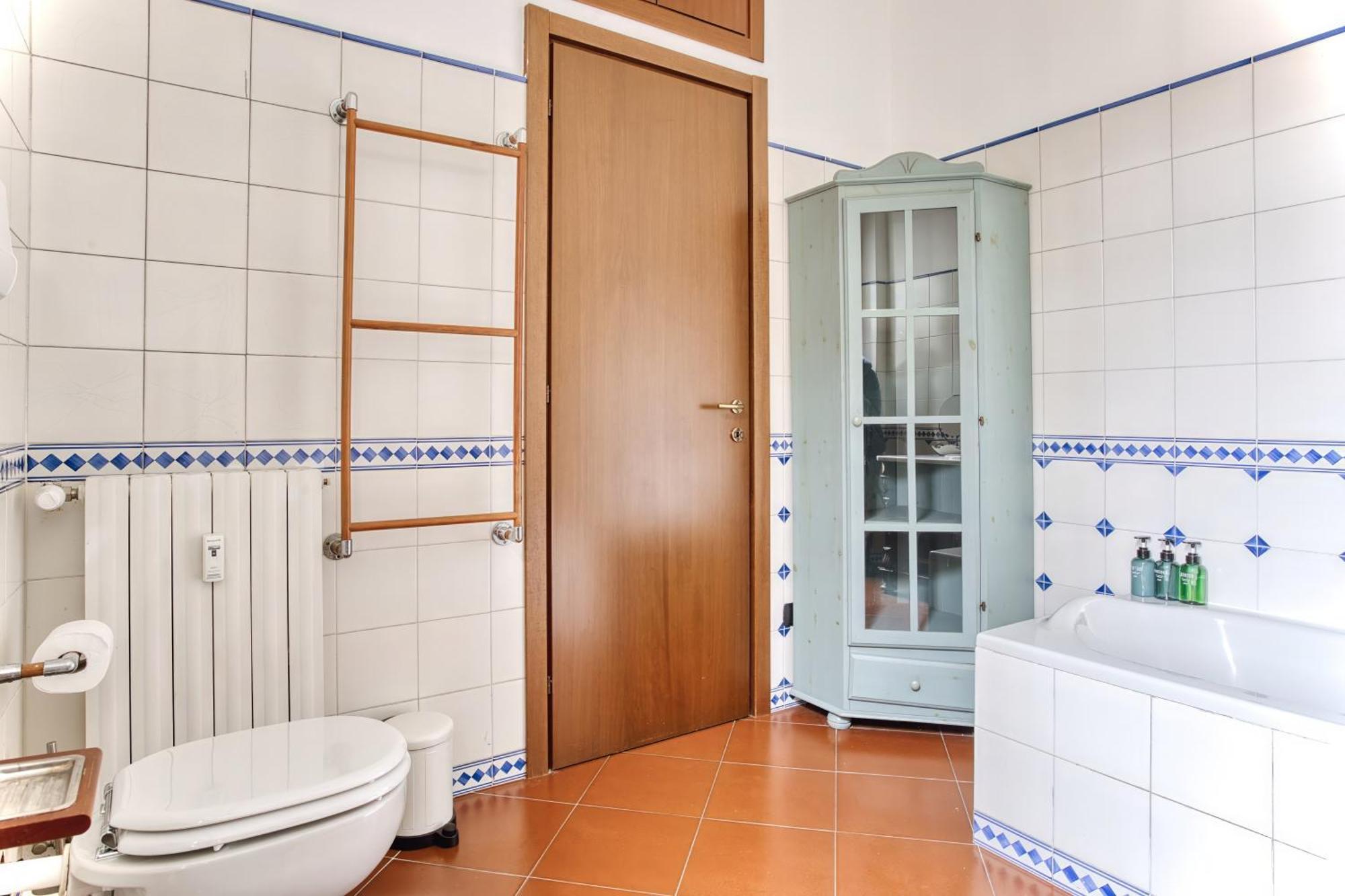 Balilla30 - Spacious 2 Bedroom Next To Center Lejlighed