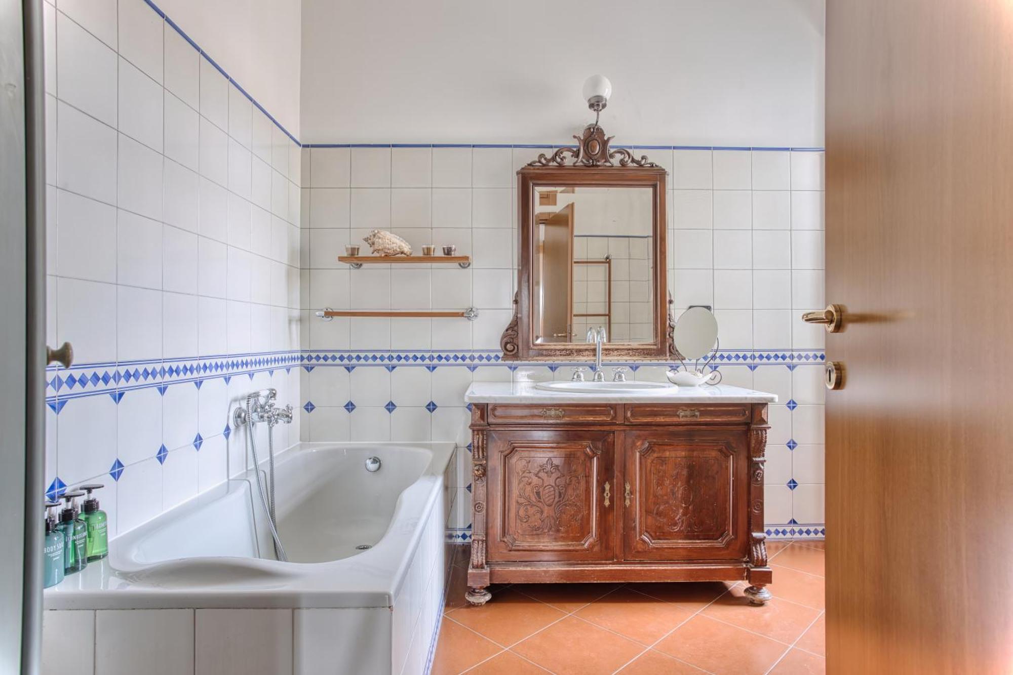 Lejlighed Balilla30 - Spacious 2 Bedroom Next To Center *