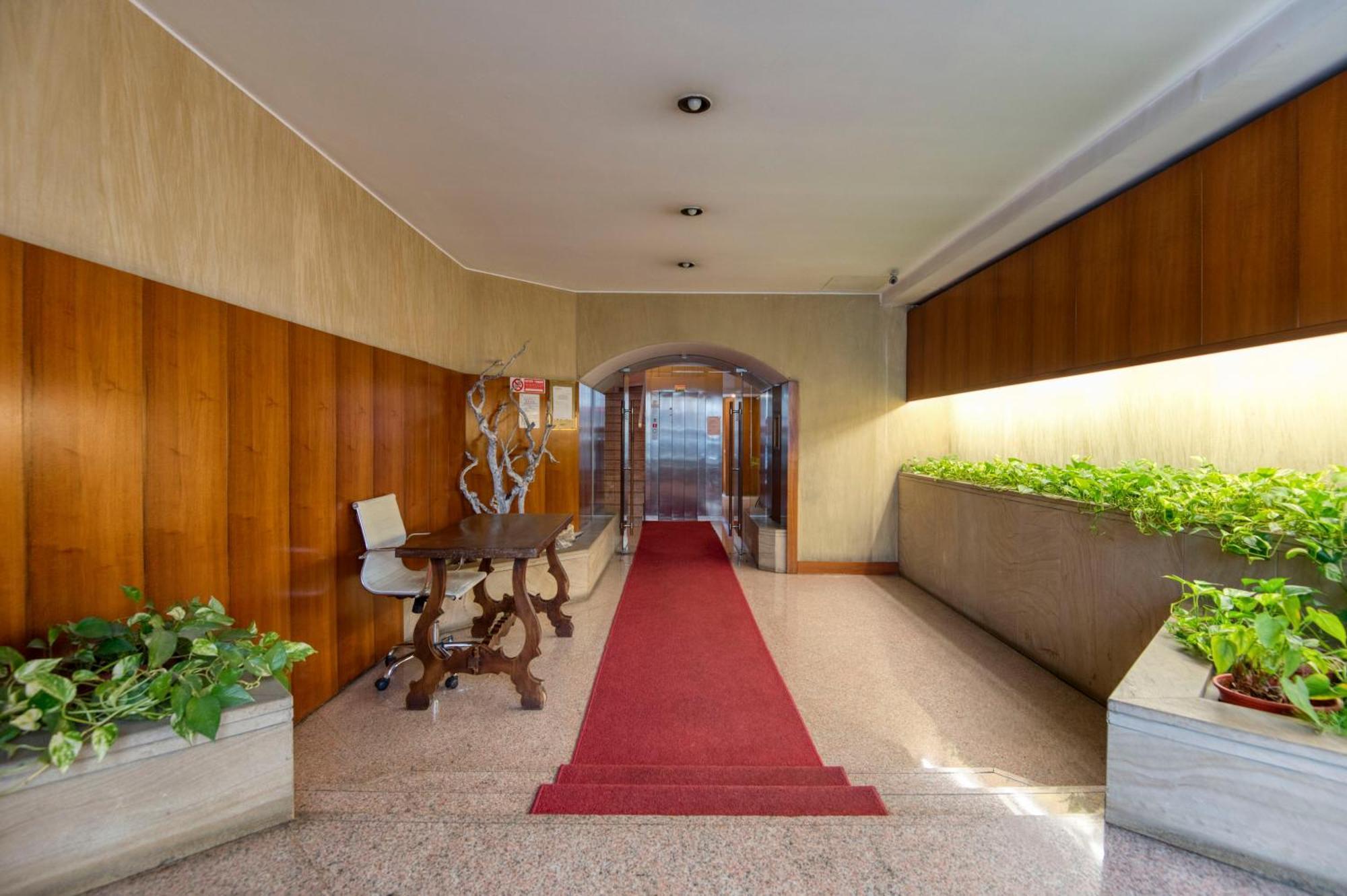 Royal -montenapoleone-