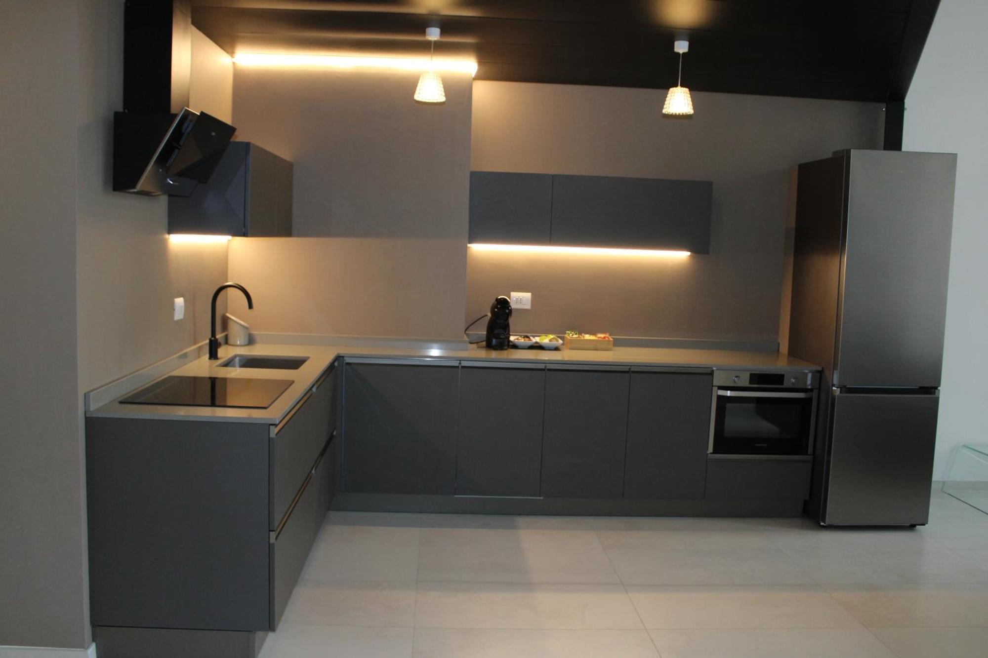 Appartamento Space Loft - Close To M5 Subway - Free Parking - Sky & Netflix Tv Milano