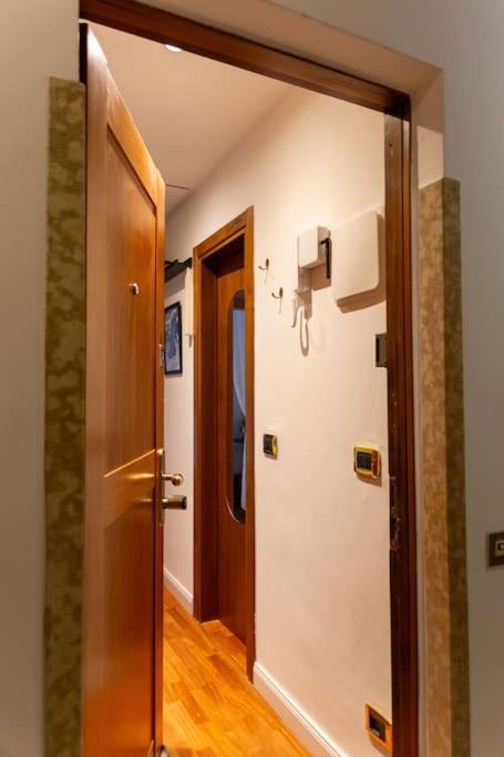Porta Nuova Moscova: Cozy Near Duomo! Leilighet *