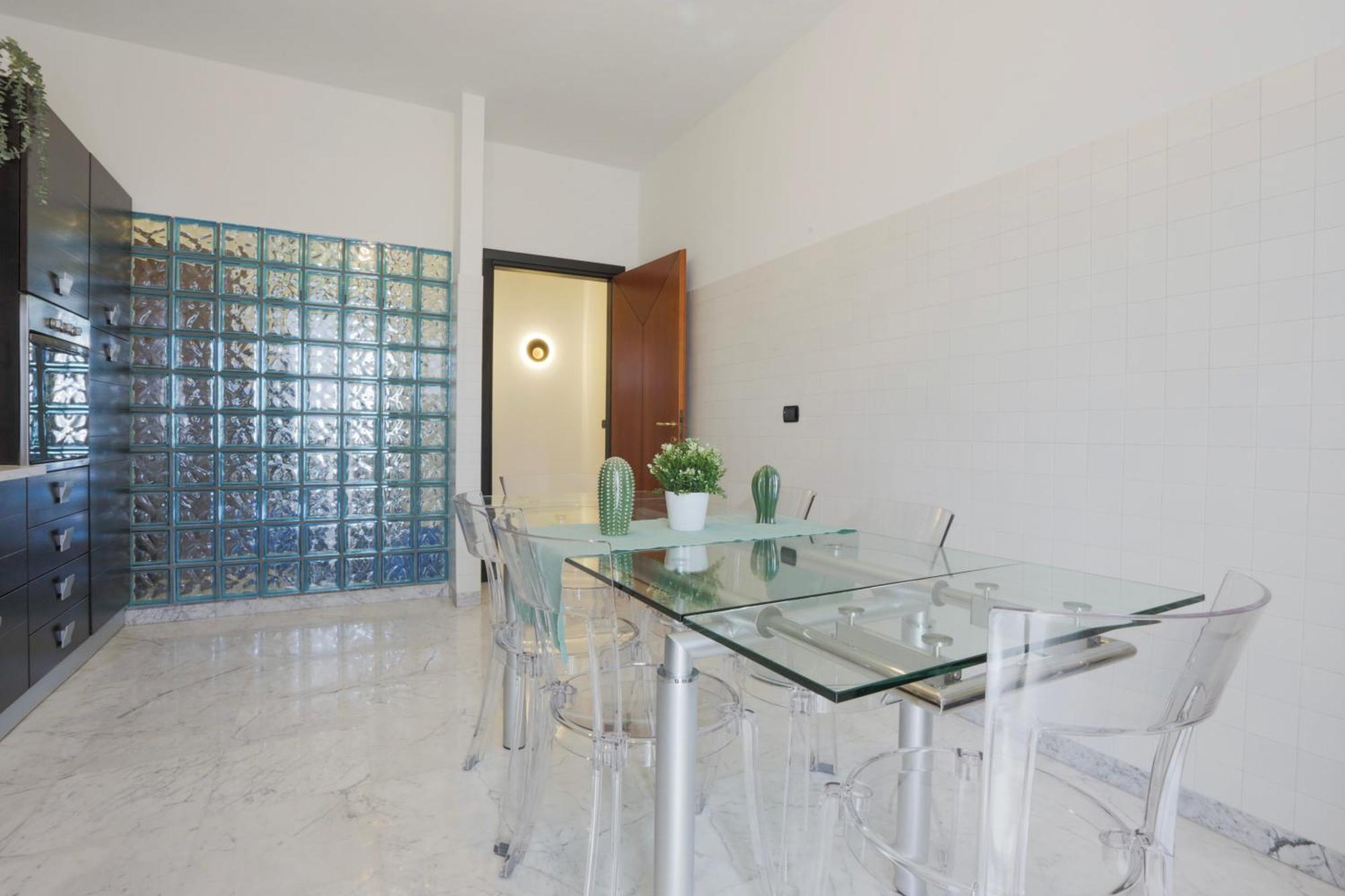 Urban Elegance Station W/private Garage Appartamento
