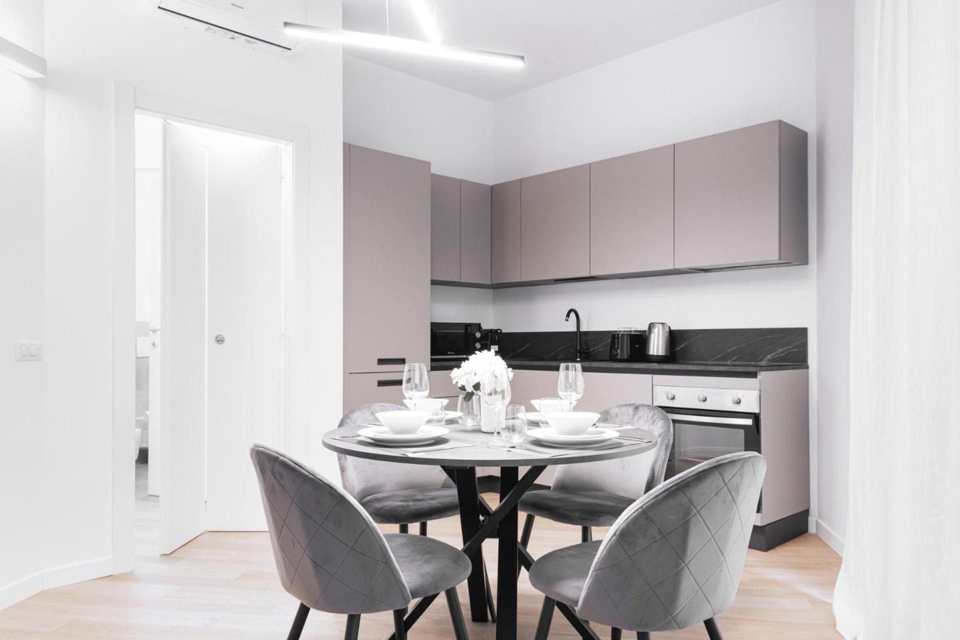 Easylife - Bellissimo Con Terrazzo *