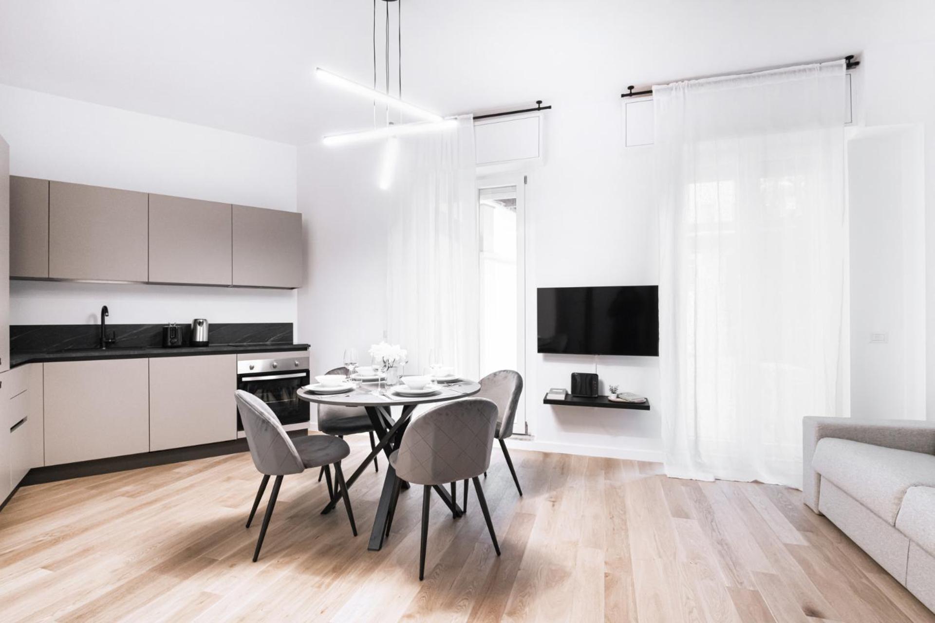 Easylife - Bellissimo Con Terrazzo