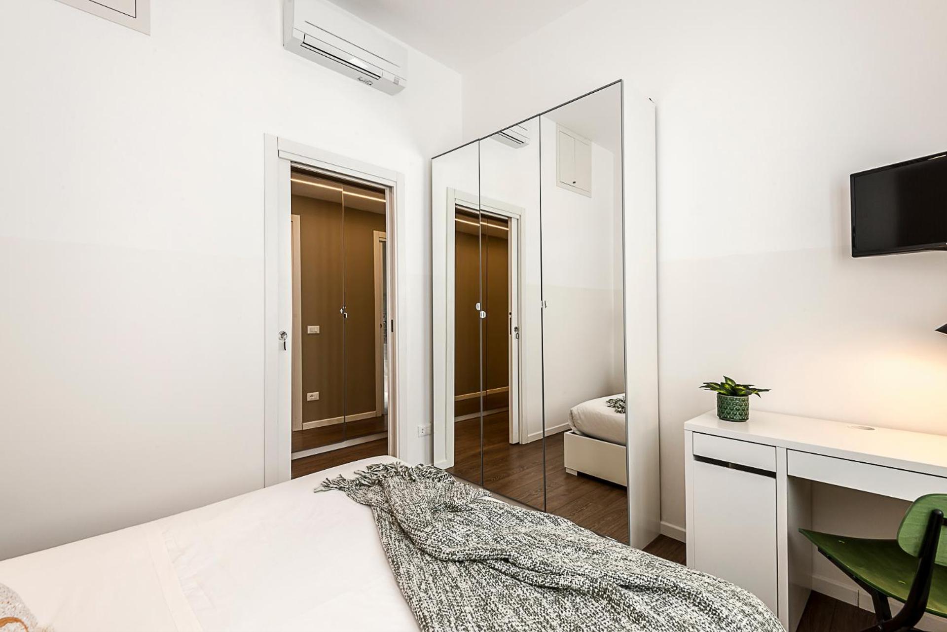 Stayeasy Petrella21 - 4 Bedrooms, 3 Baths - Station * Milan