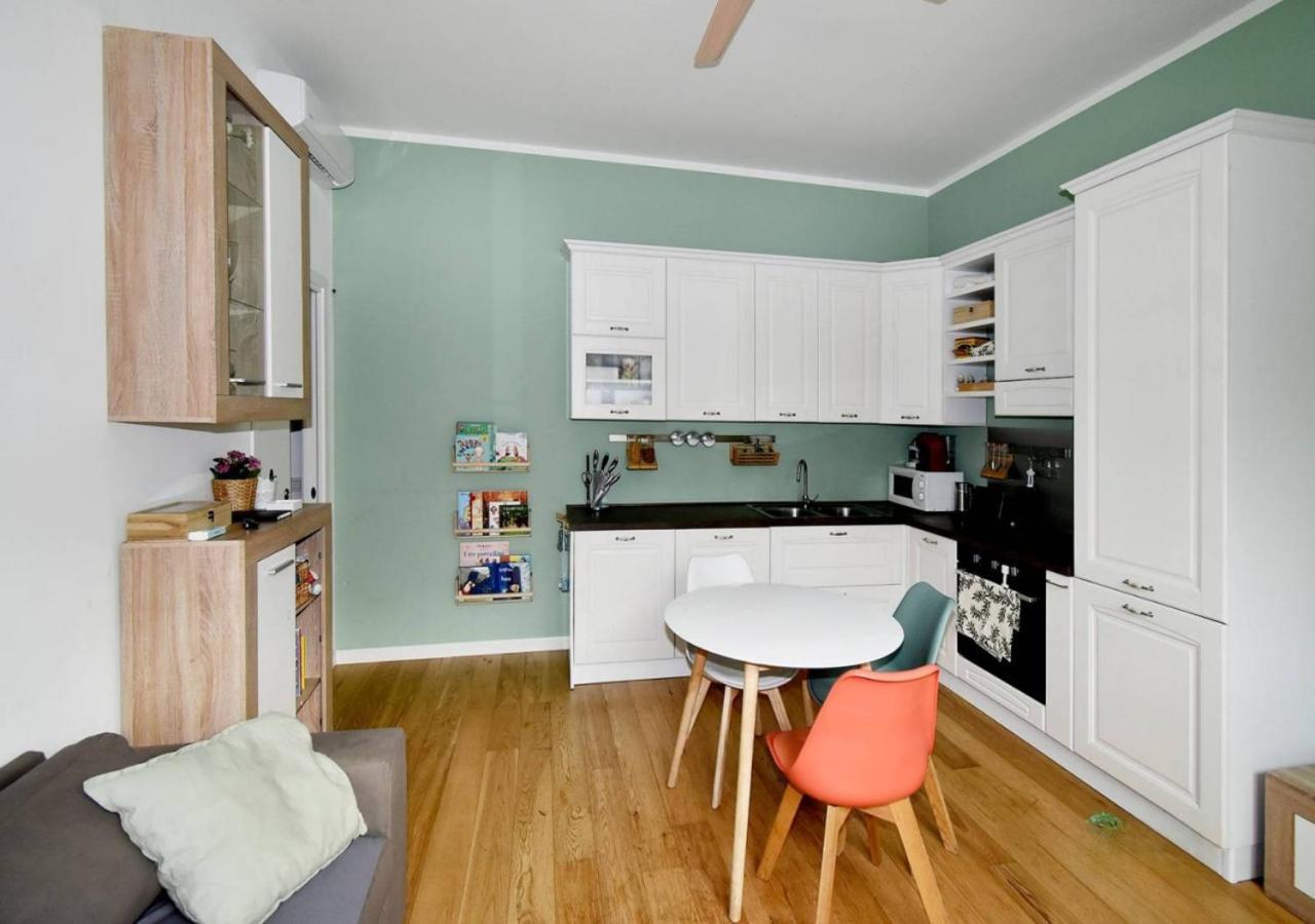Apartment Metro Famagosta - Modern Free Wifi & Parking Milan