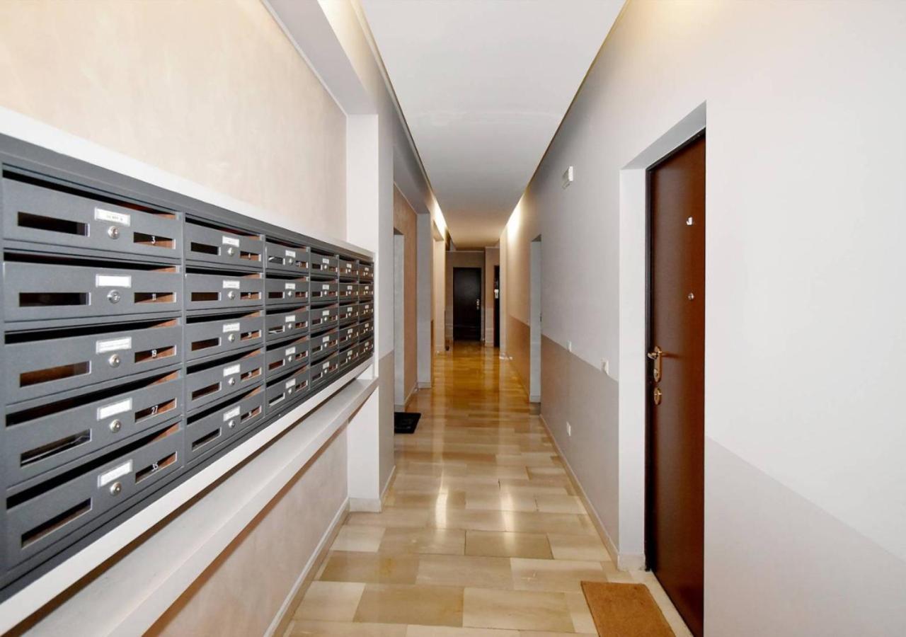 Metro Famagosta - Modern Free Wifi & Parking Milan