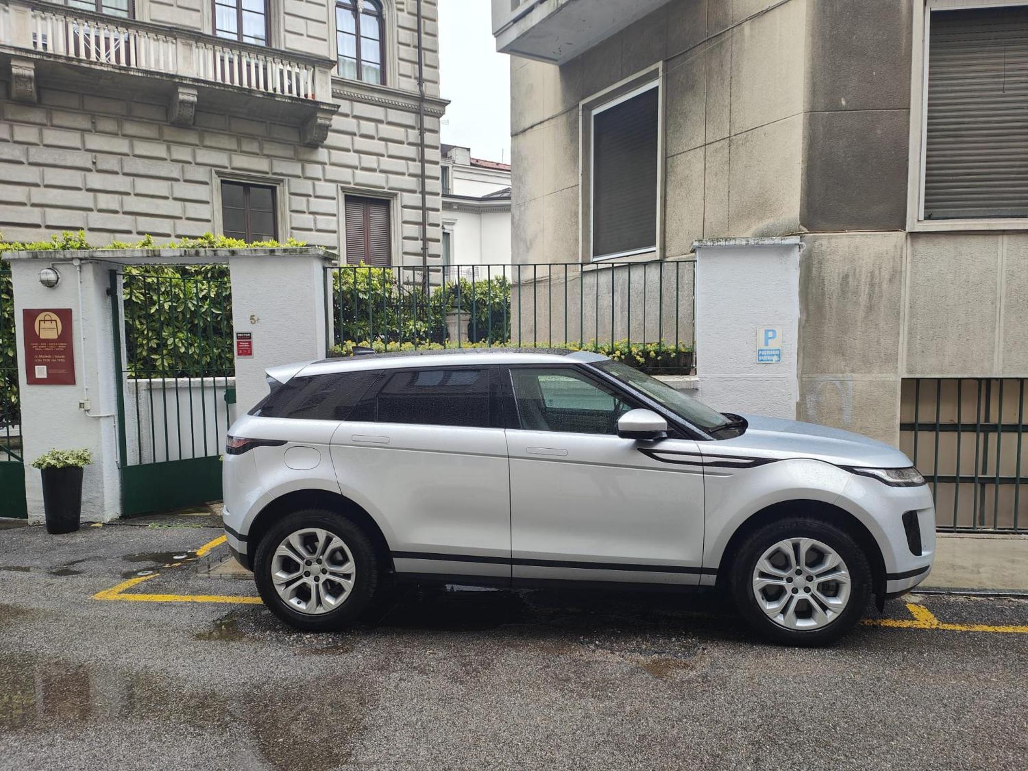 Appartement Bilocale 40 Mq Con Parcheggio Privato Milaan