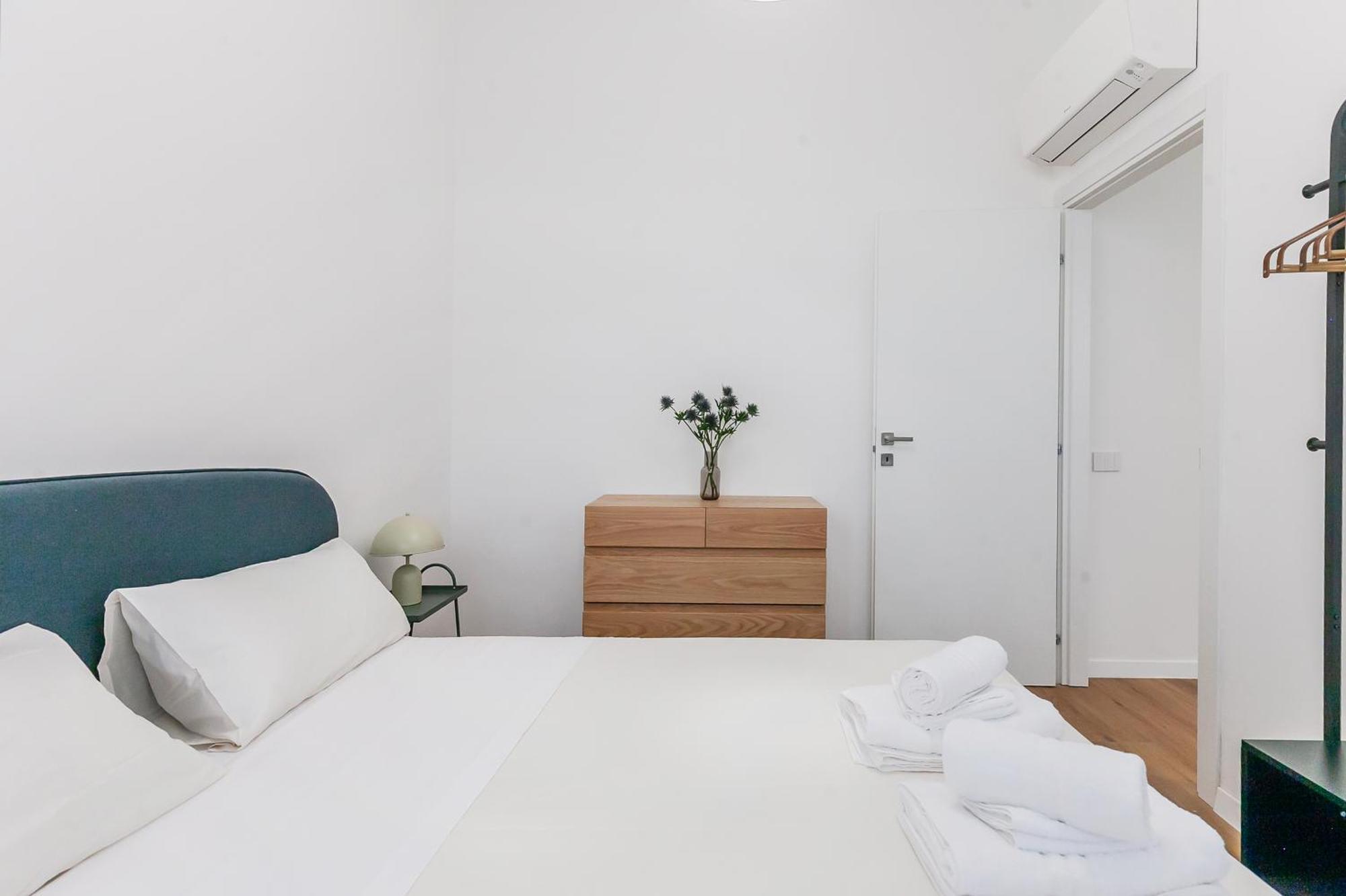 Twin - Cozy Chic In Santa Sofia Mm4