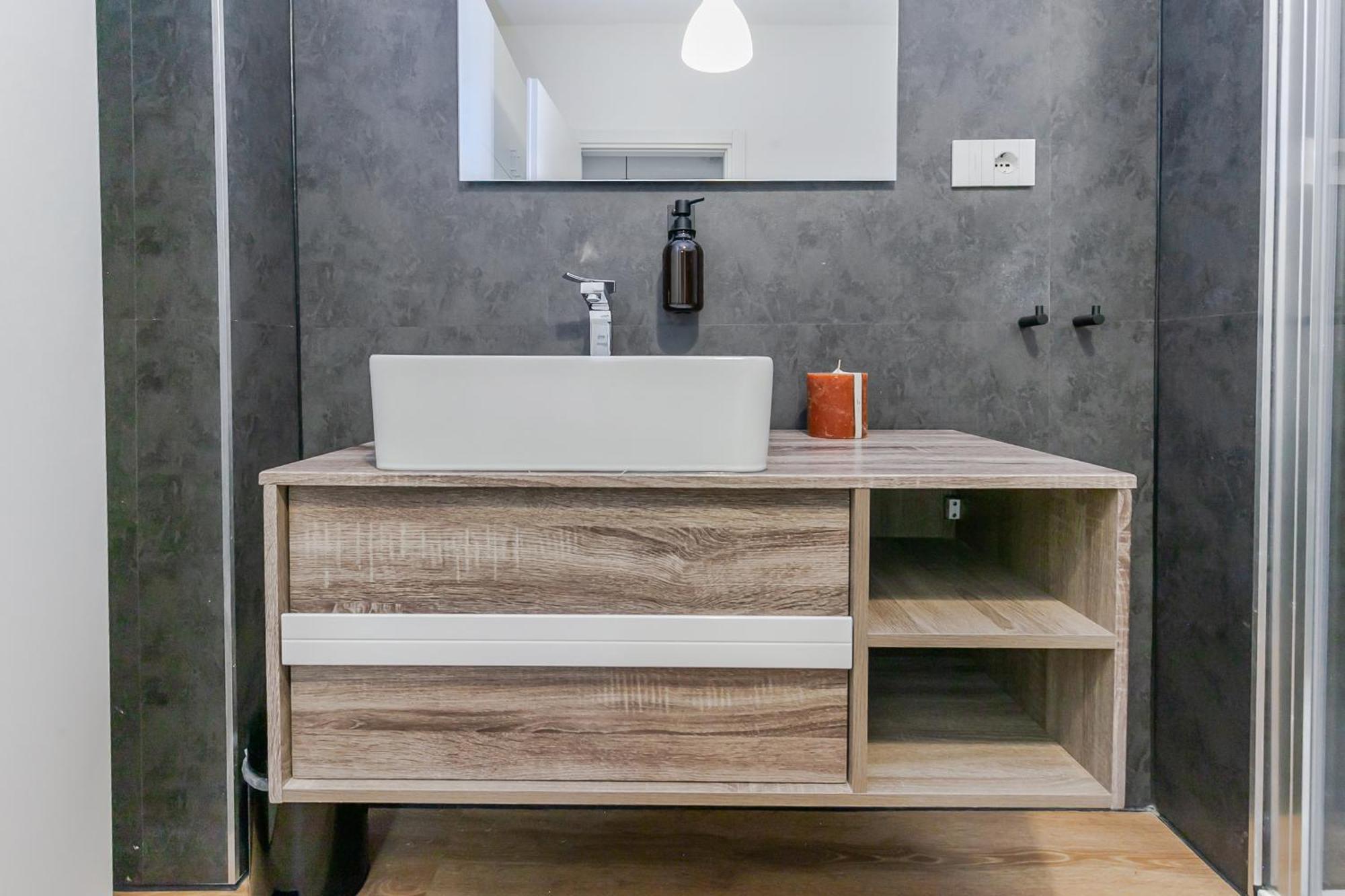 Twin - Cozy Chic In Santa Sofia Mm4