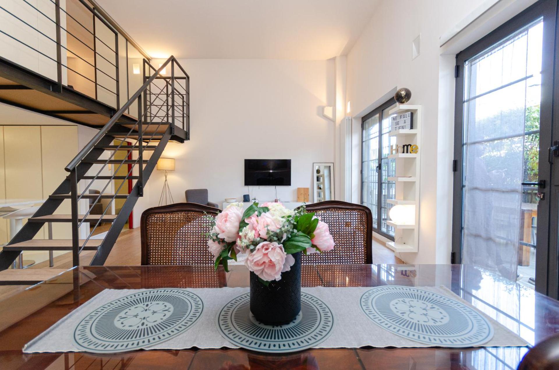 Apartment Vivimihome Loft Su Due Livelli Con Terrazzo Mailand