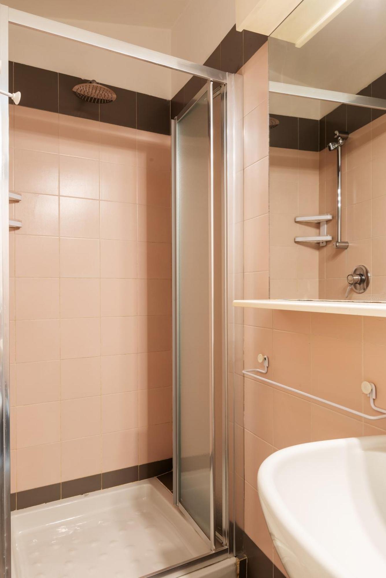 Elegante Bilocale Con Postazione Lavoro San Babila Appartamento Milano