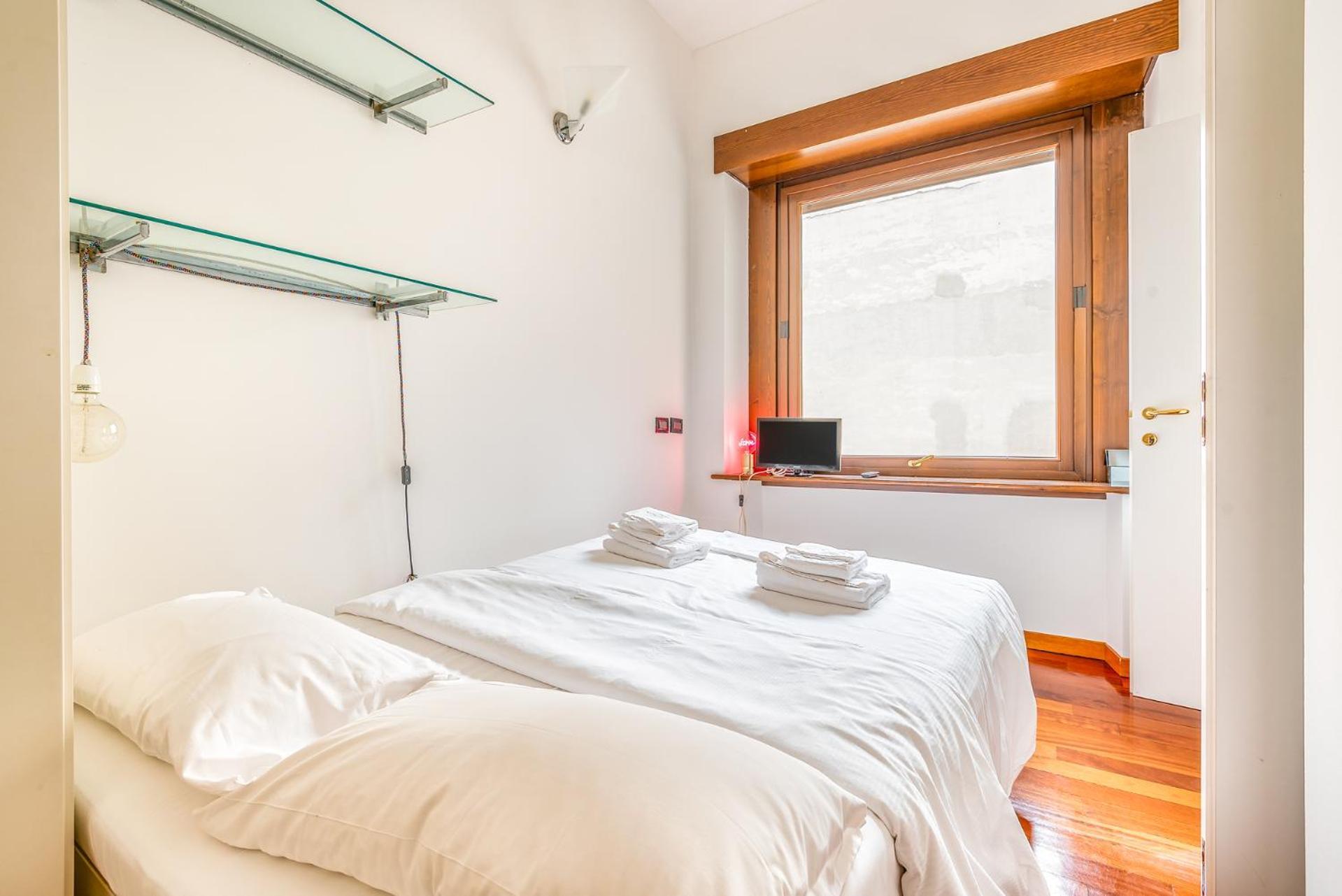 Brand New Centrale Via Soperga- 2pax- Wifi * Milano