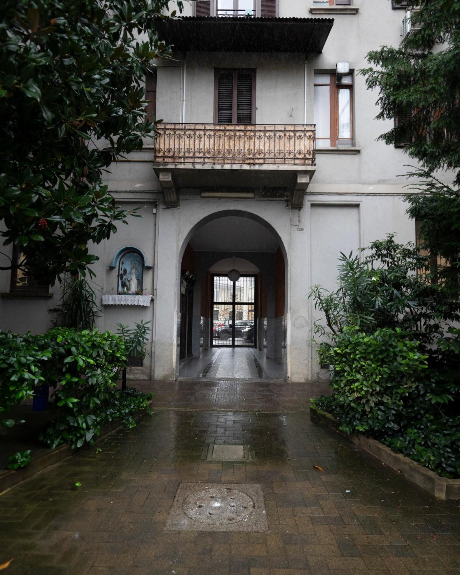 Ugo Bassi 23 * Milano