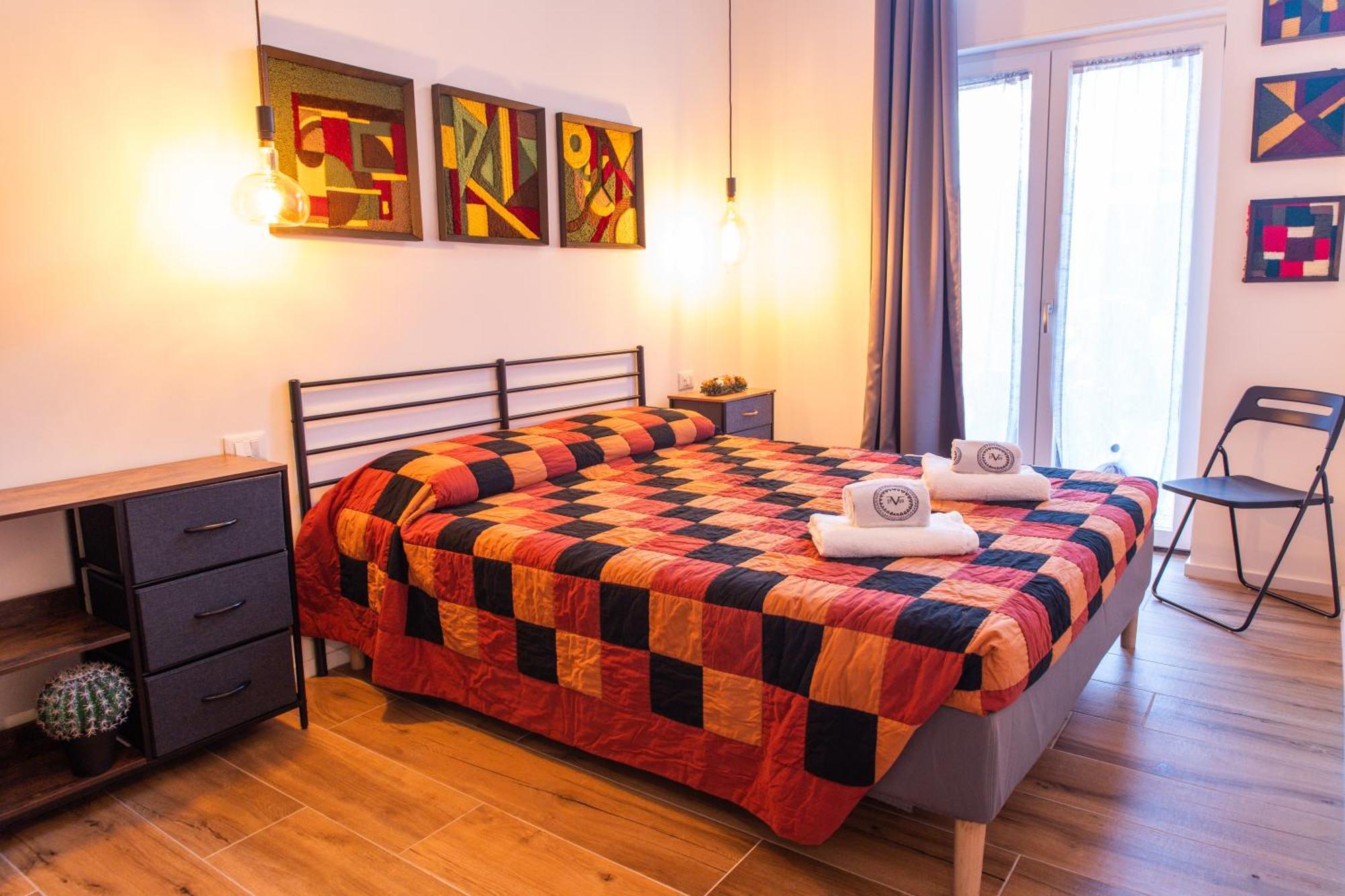 Apartment Nuovo Bilocale Prada A 2 Passi & Duomo In 20 Min *