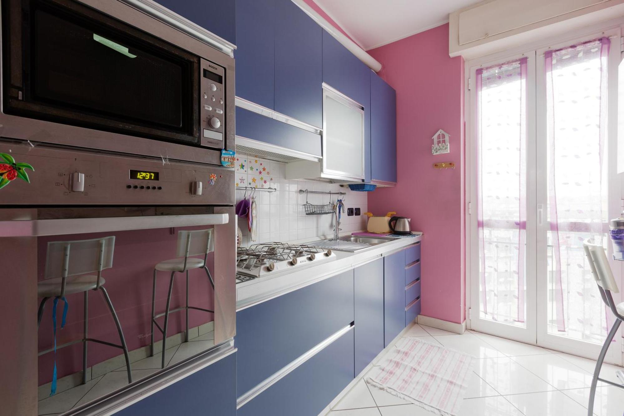 Mac Mahon - Colorful With Balcony! Leilighet