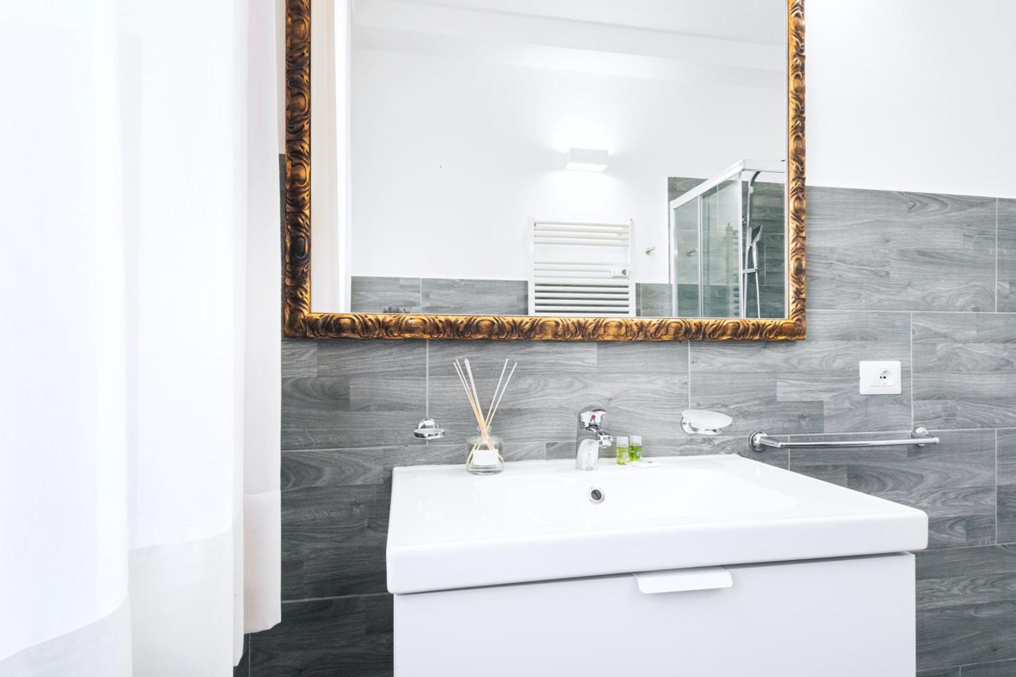 Easylife - Moderno E Luminoso In Repubblica *