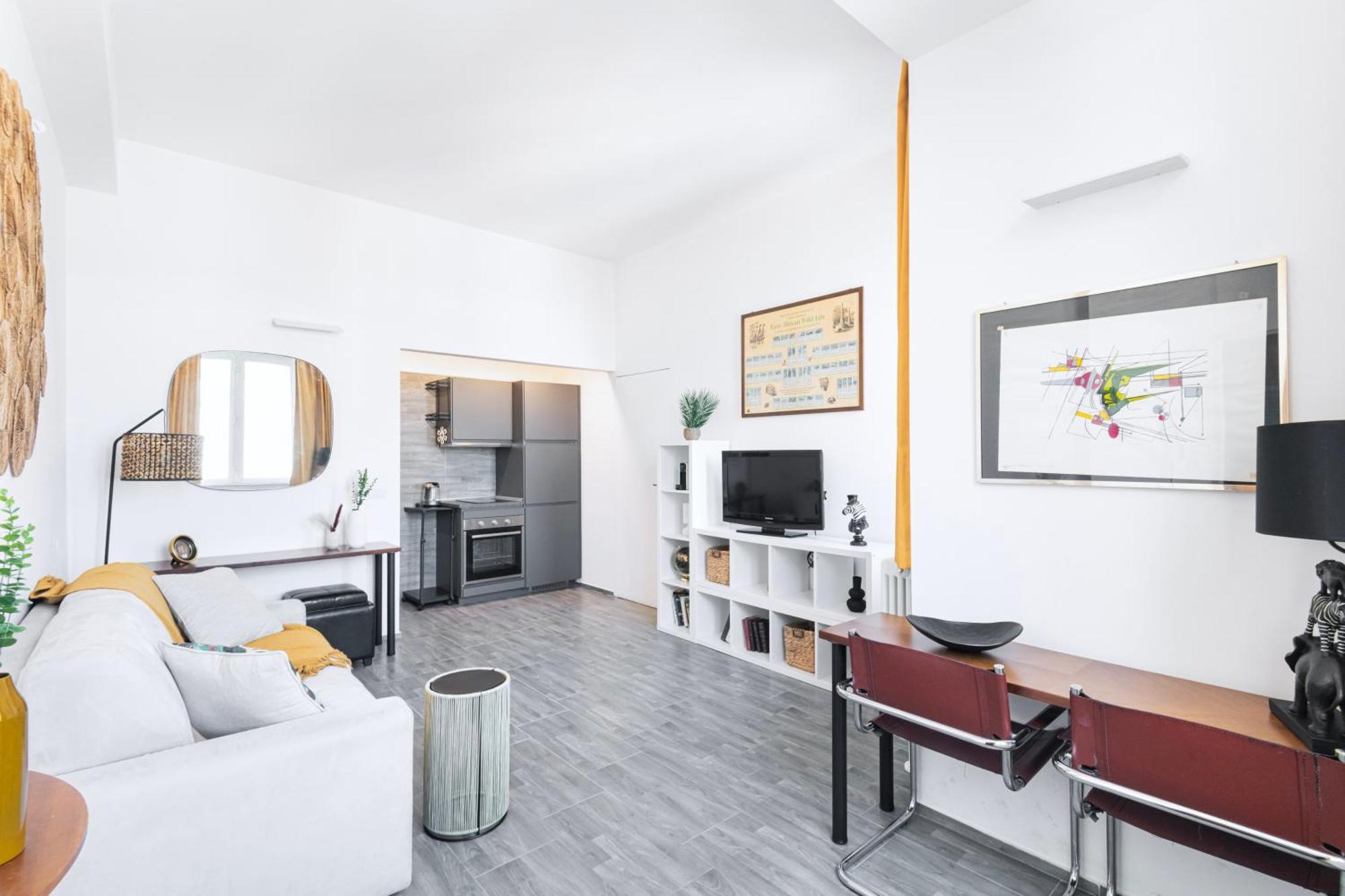 Easylife - Moderno E Luminoso In Repubblica *