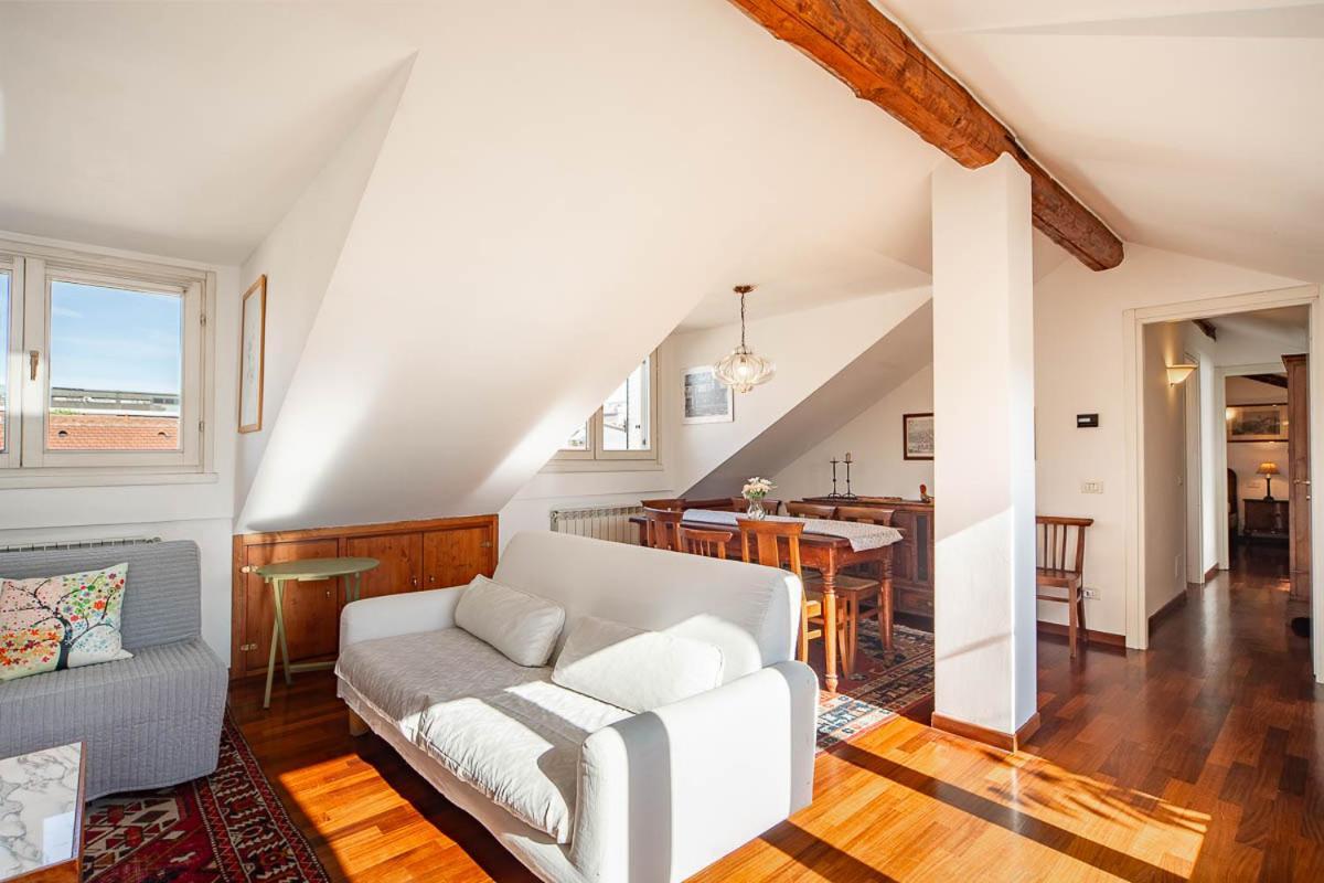 Attico Con Terrazzo - Skyview * Milano