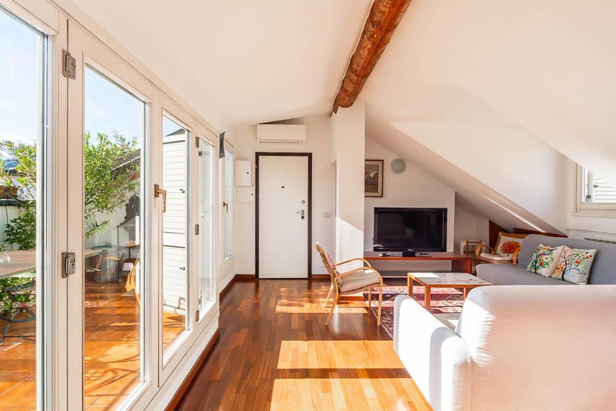 Attico Con Terrazzo - Skyview * Milano