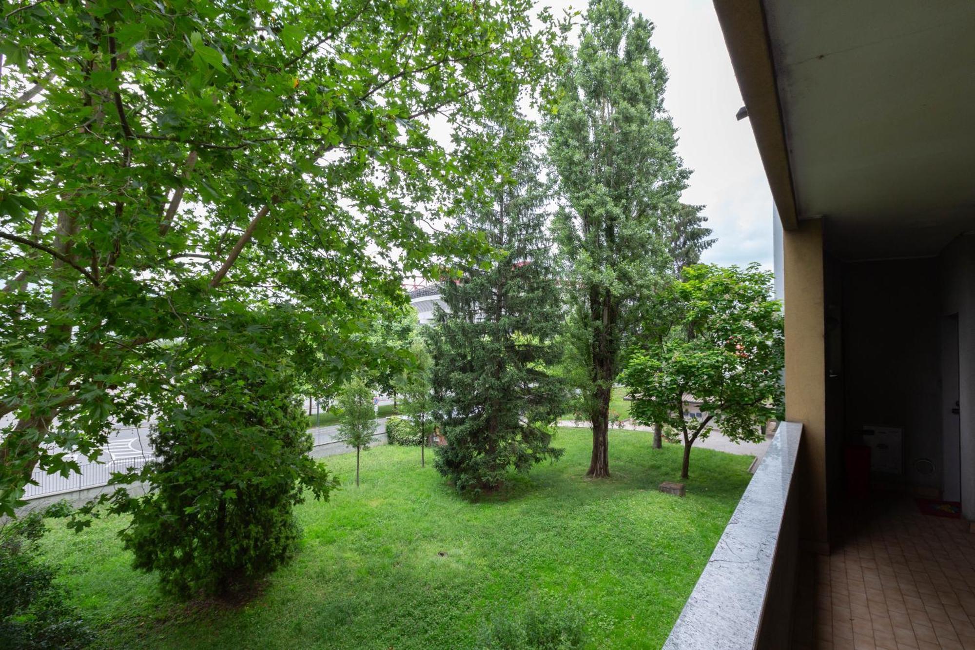 San Siro Large Flat Appartement Milaan